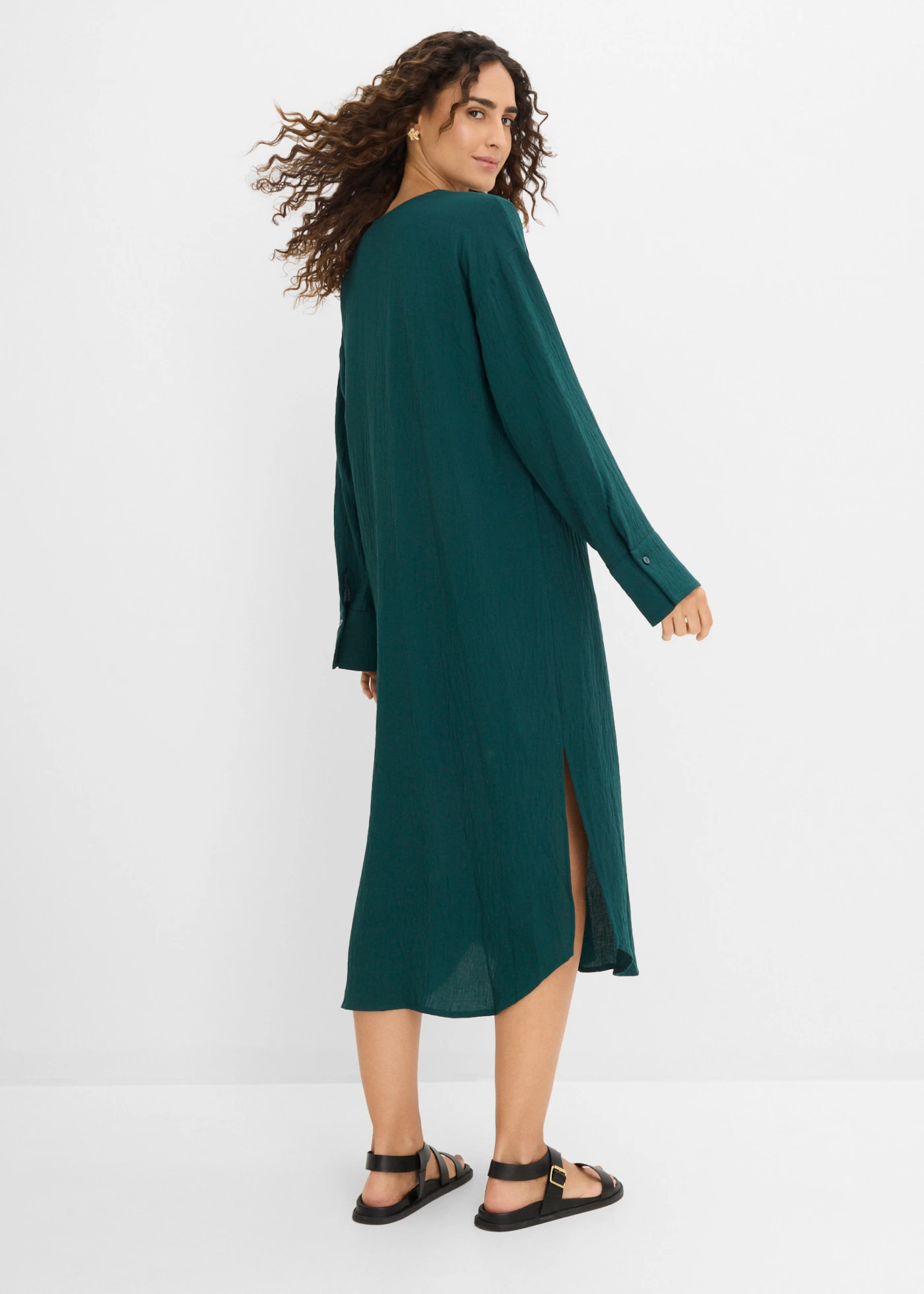 Rochie caftan vaporoasă, cu ornamente • verde profund • magazin bonprix