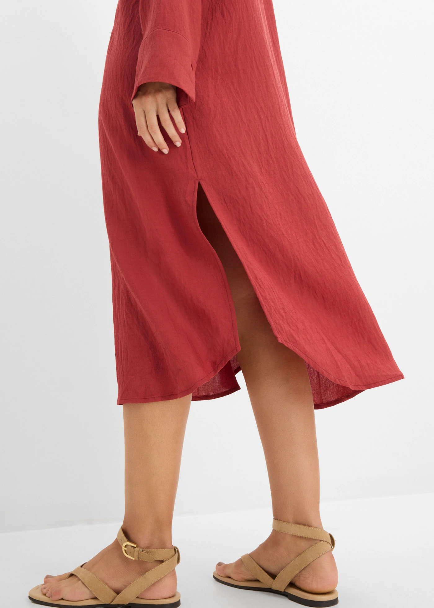 Rochie caftan vaporoasă, cu ornamente • roșu oxid • magazin bonprix