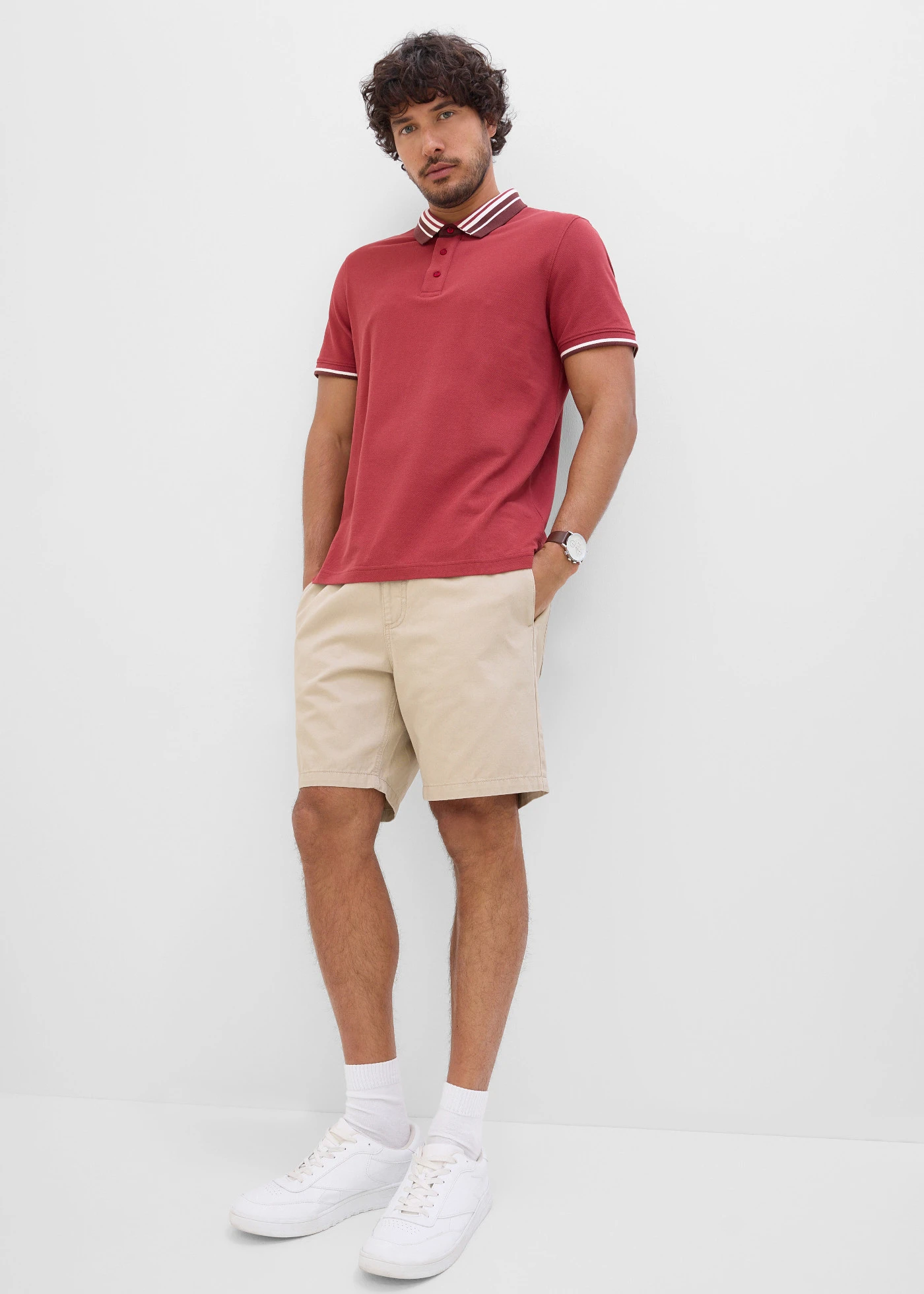 Szorty o kroju relaxed fit, z elastycznym pasem • piaskowy • sklep bonprix
