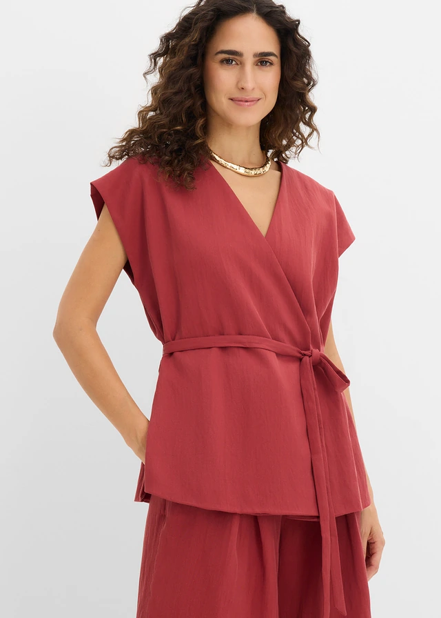 Vesttop met ceintuur van een viscosemix, Kleur: woestijnrood