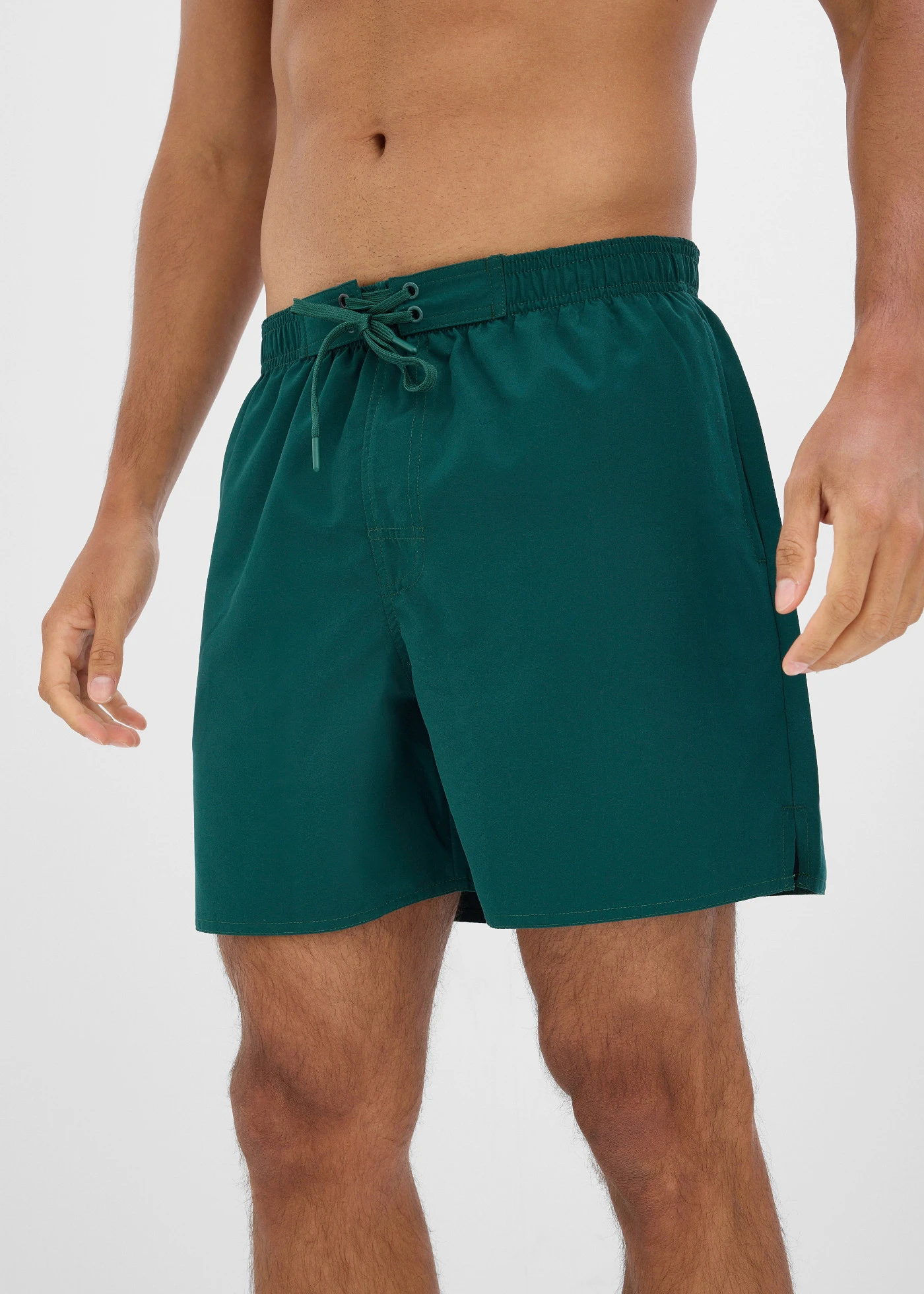 Șort de baie cu buzunare laterale • verde profund • magazin bonprix