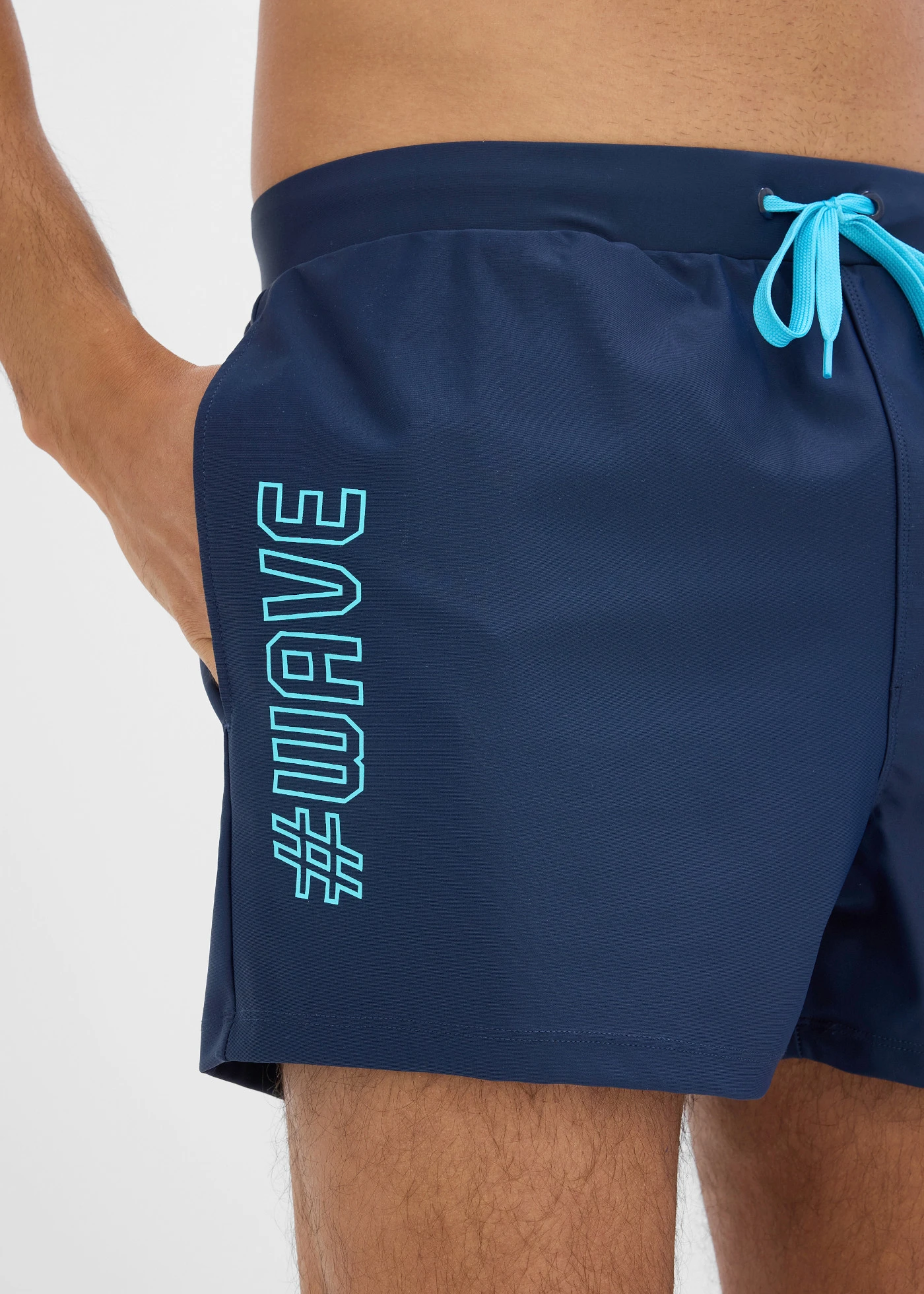 Șort de baie din material elastic • bleumarin/turcoaz • magazin bonprix