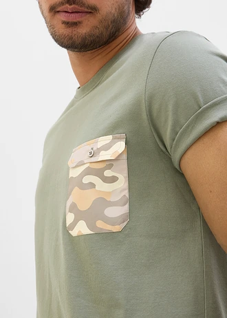 T-shirt slim 100% coton avec poche poitrine • vert mousse • Boutique bonprix