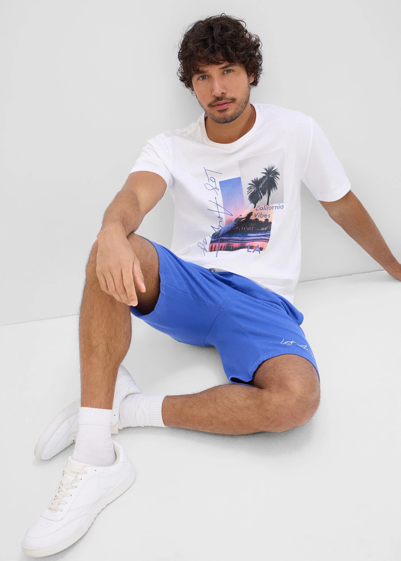 T-shirt + bermudy dresowe (2 części) • biało-niebieski • sklep bonprix