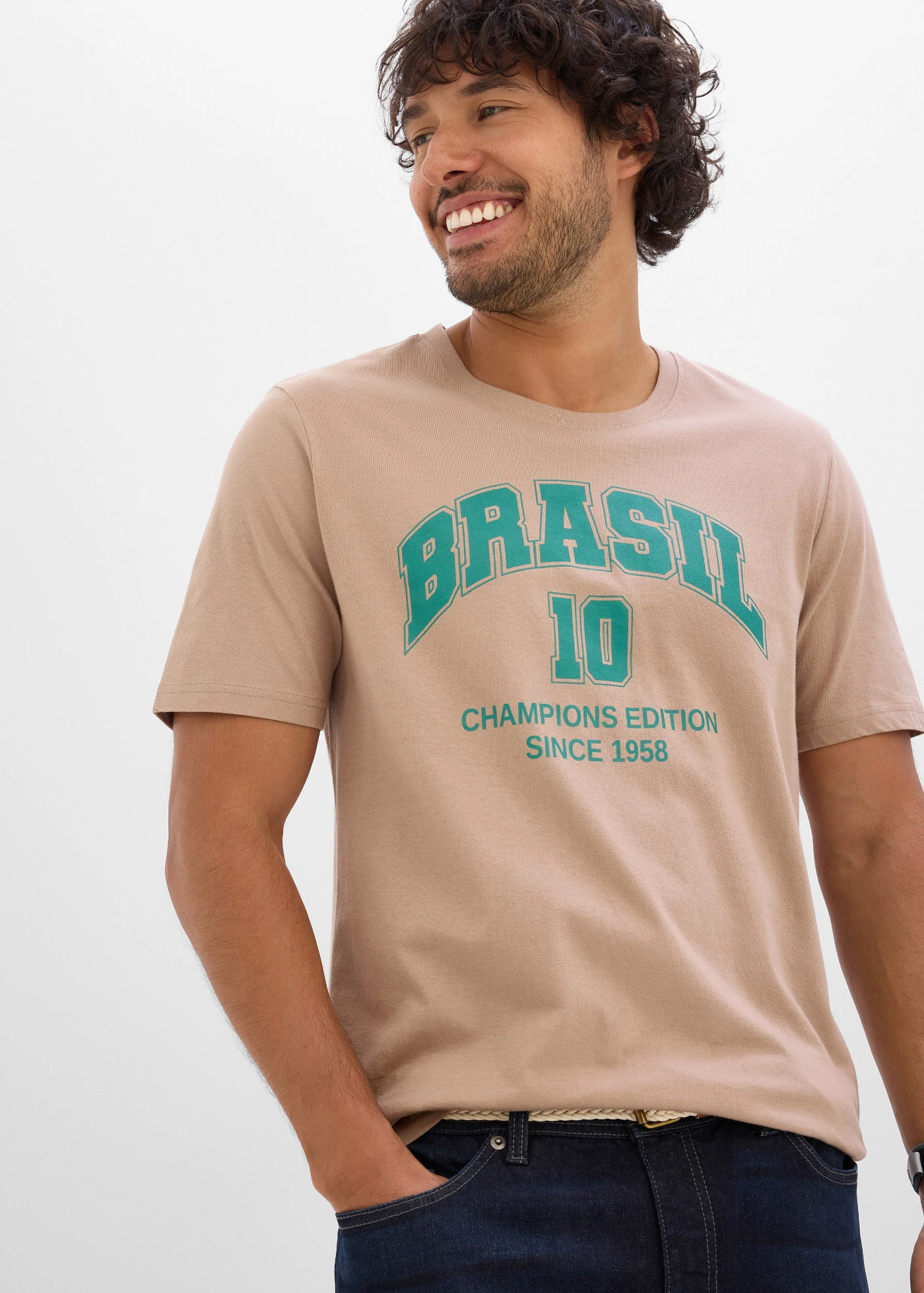 Brazília feliratos póló tiszta pamutból • nád bézs mintás • bonprix áruház