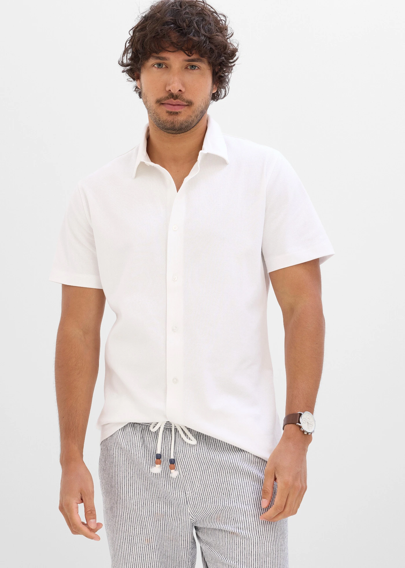 Cămașă cu mâneci scurte din material foarte elastic piqué Slim Fit • alb • magazin bonprix