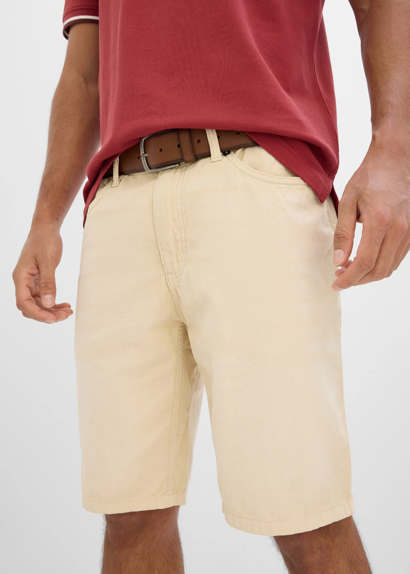 Lekkie bermudy z elastyczną wstawką w talii, z kolorowego denimu, regular fit • jasny piaskowy • sklep bonprix