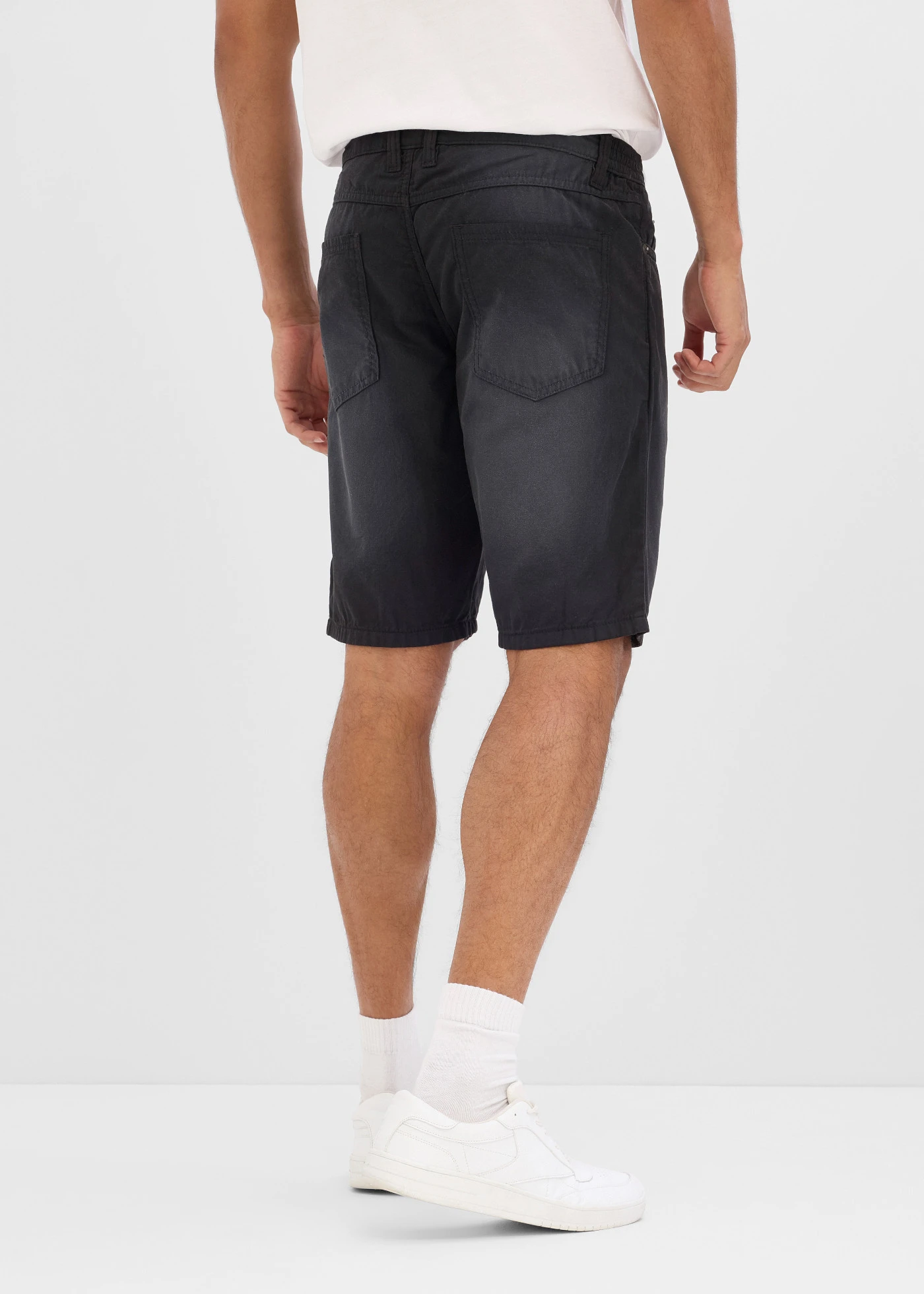 Lichte bermuda van coloured denim met elastische tailleband, regular fit (set van 2) • lichtsand+zwart denim • bonprix online shop