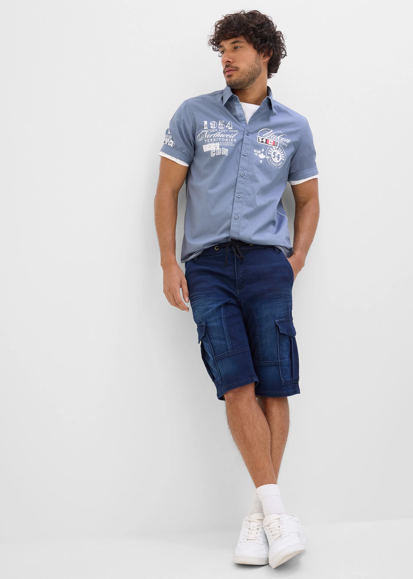 Koszula z krótkim rękawem, slim fit • niebieski dymny z nadrukiem • sklep bonprix