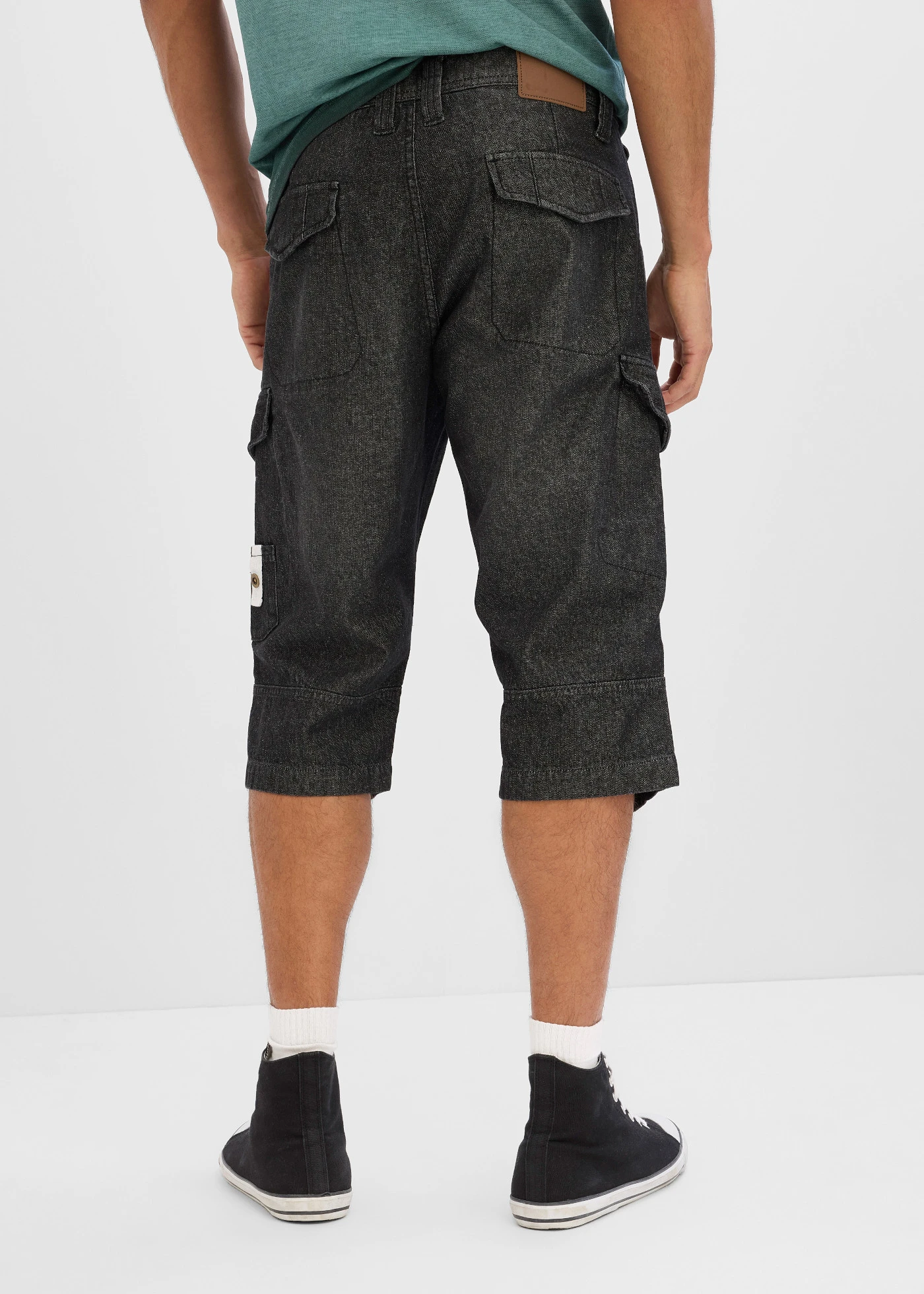 Lehké dlouhé džínové cargo bermudy, Relaxed Fit • černý denim • bonprix obchod