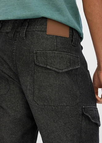 Lekkie długie bermudy dżinsowe o kroju bojówek, relaxed fit • czarny denim • sklep bonprix