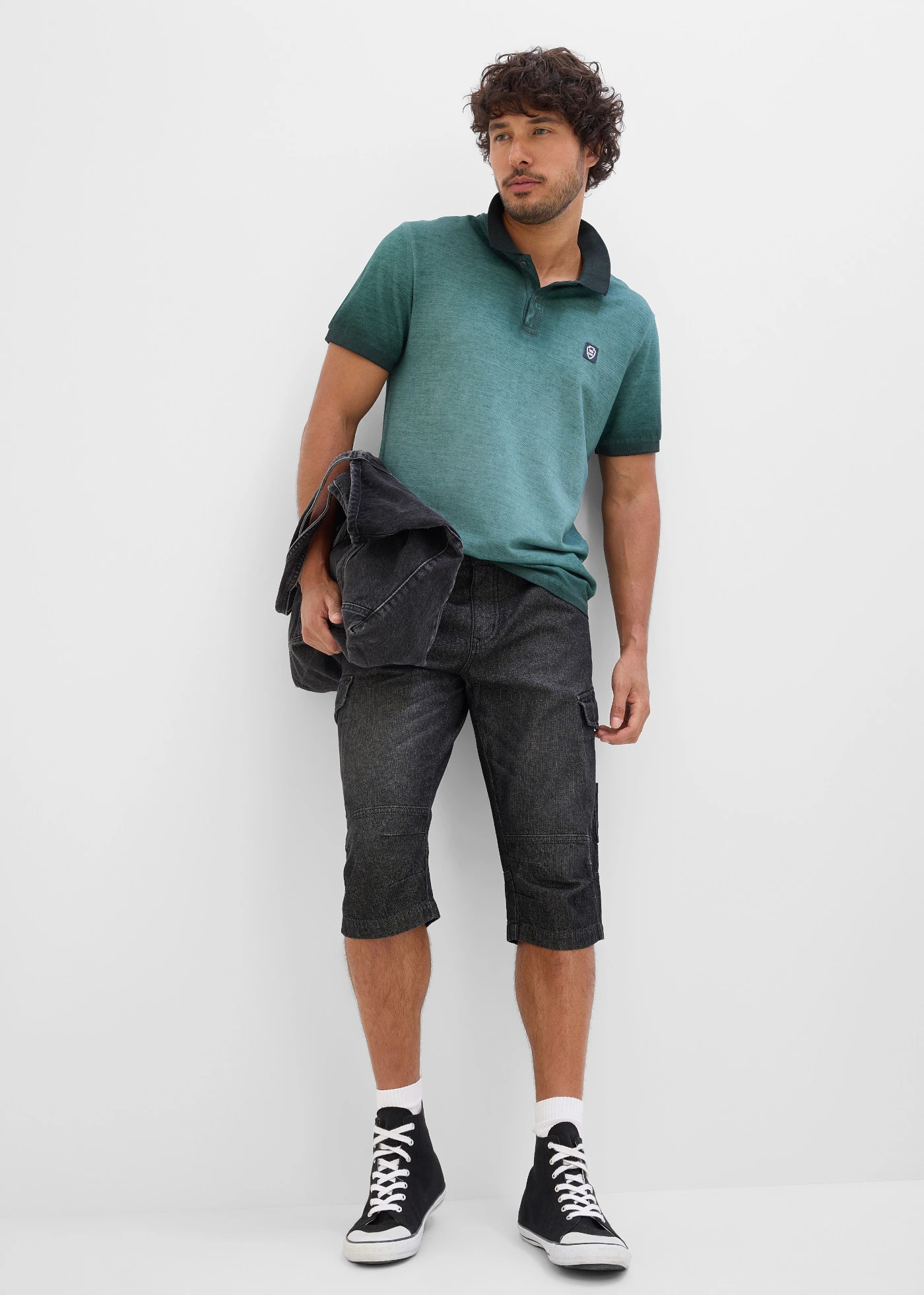 Bluză polo piquè cu aspect prespălat • gri/verde • magazin bonprix