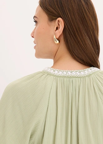 Tunique en viscose effet froissé • vert pâle-écru • Boutique bonprix