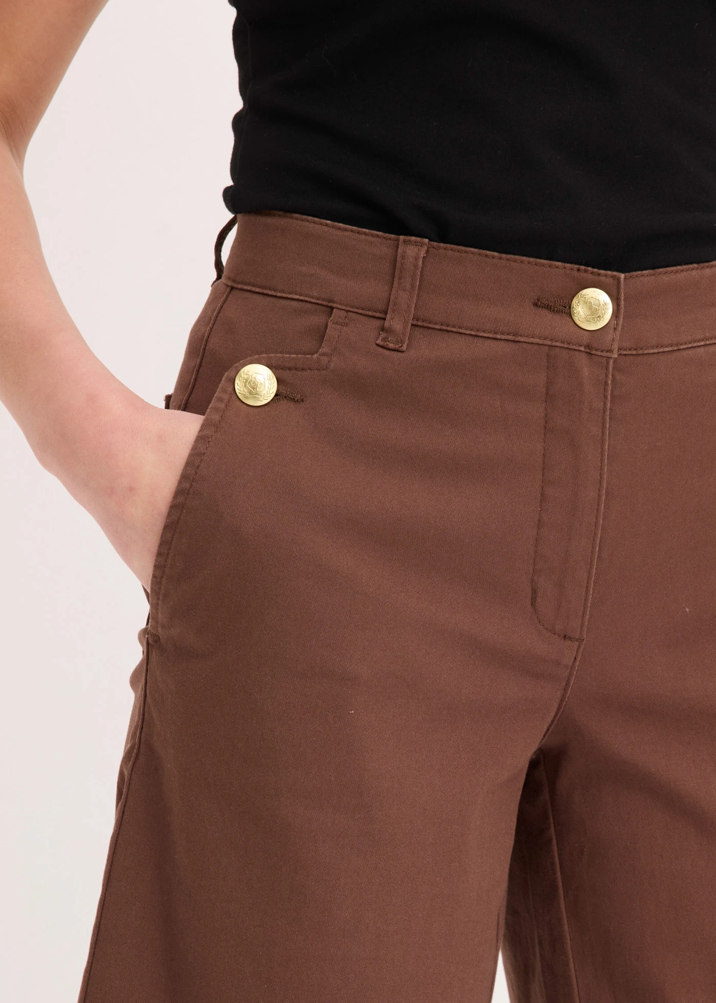 Bermudashort met wijde pijpen van elastisch twill • bruin • bonprix online shop