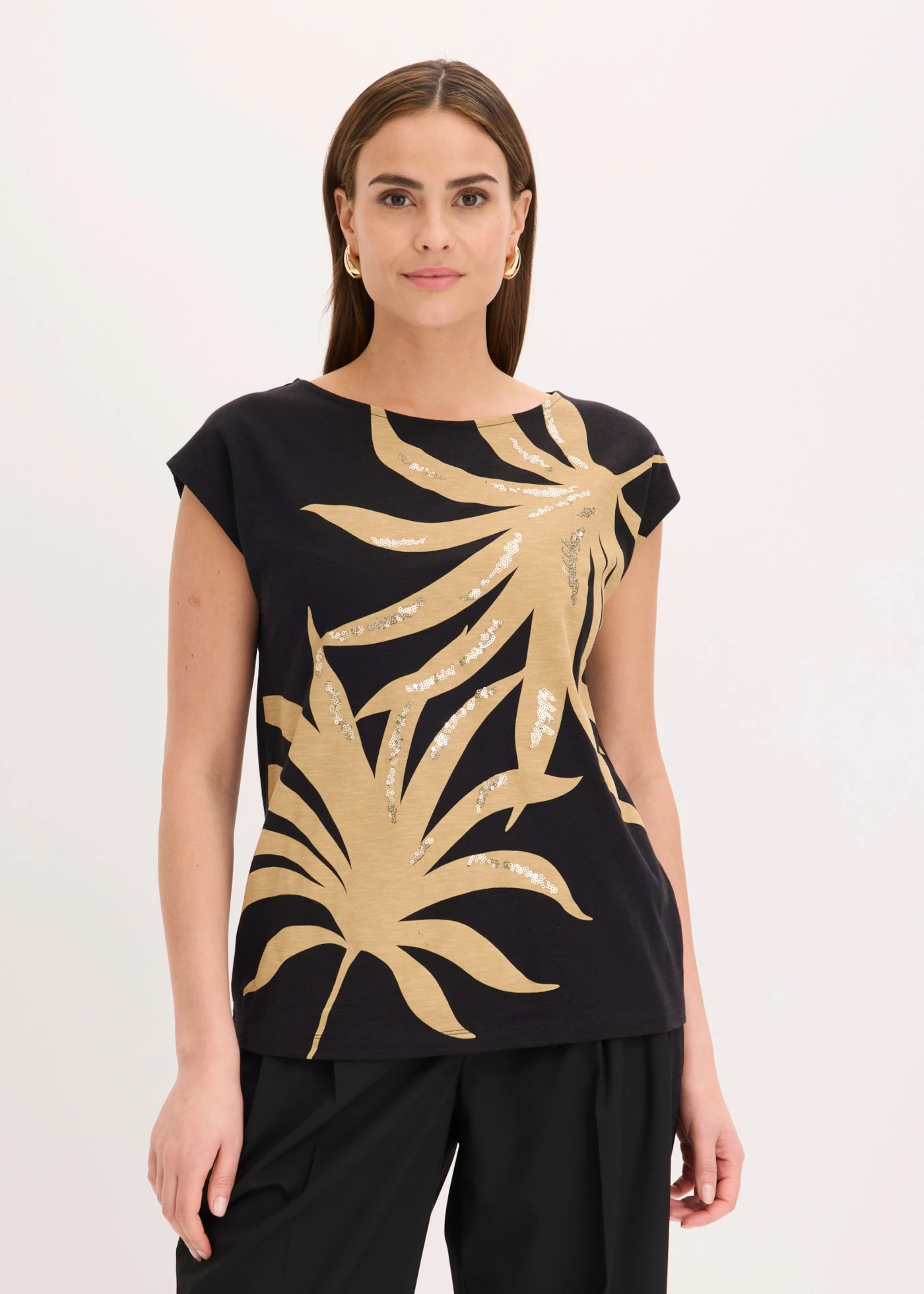 T-shirt avec sequins • noir-new beige-doré métallisé imprimé • Boutique bonprix