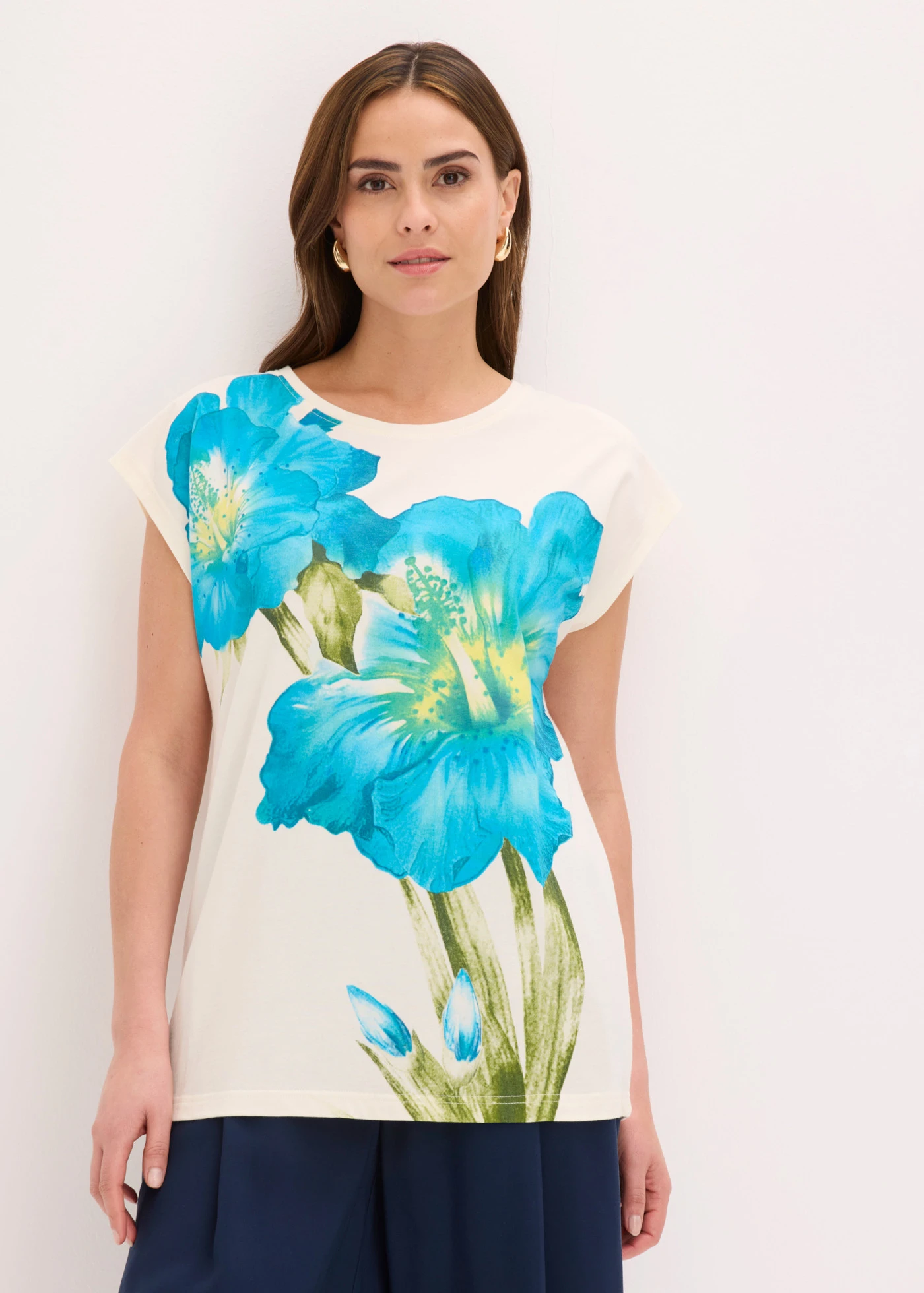 Shirt van puur biologisch katoen • wolwit-blauwpetrol gebloemd • bonprix online shop