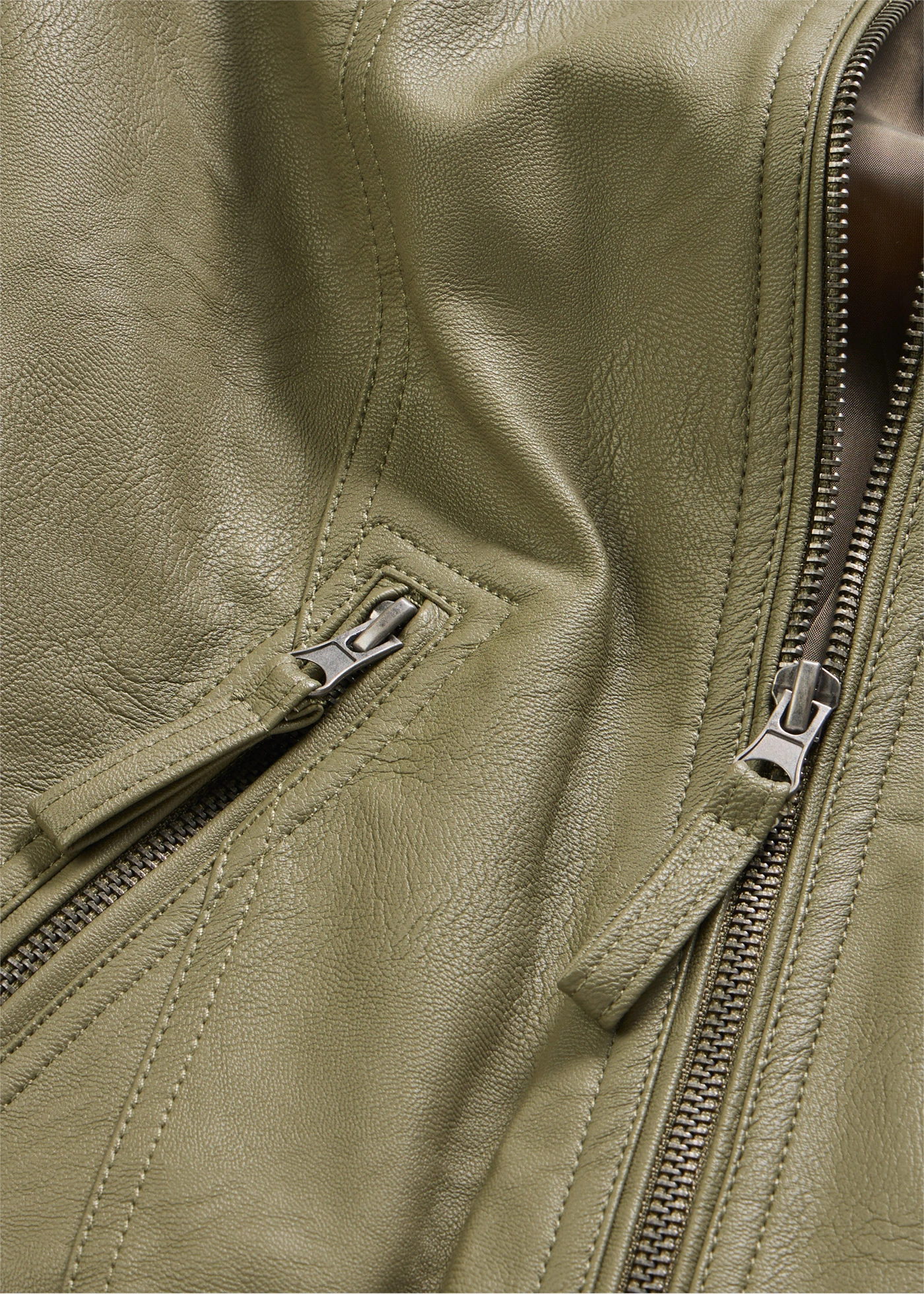 Veste enduite en viscose • olive • Boutique bonprix