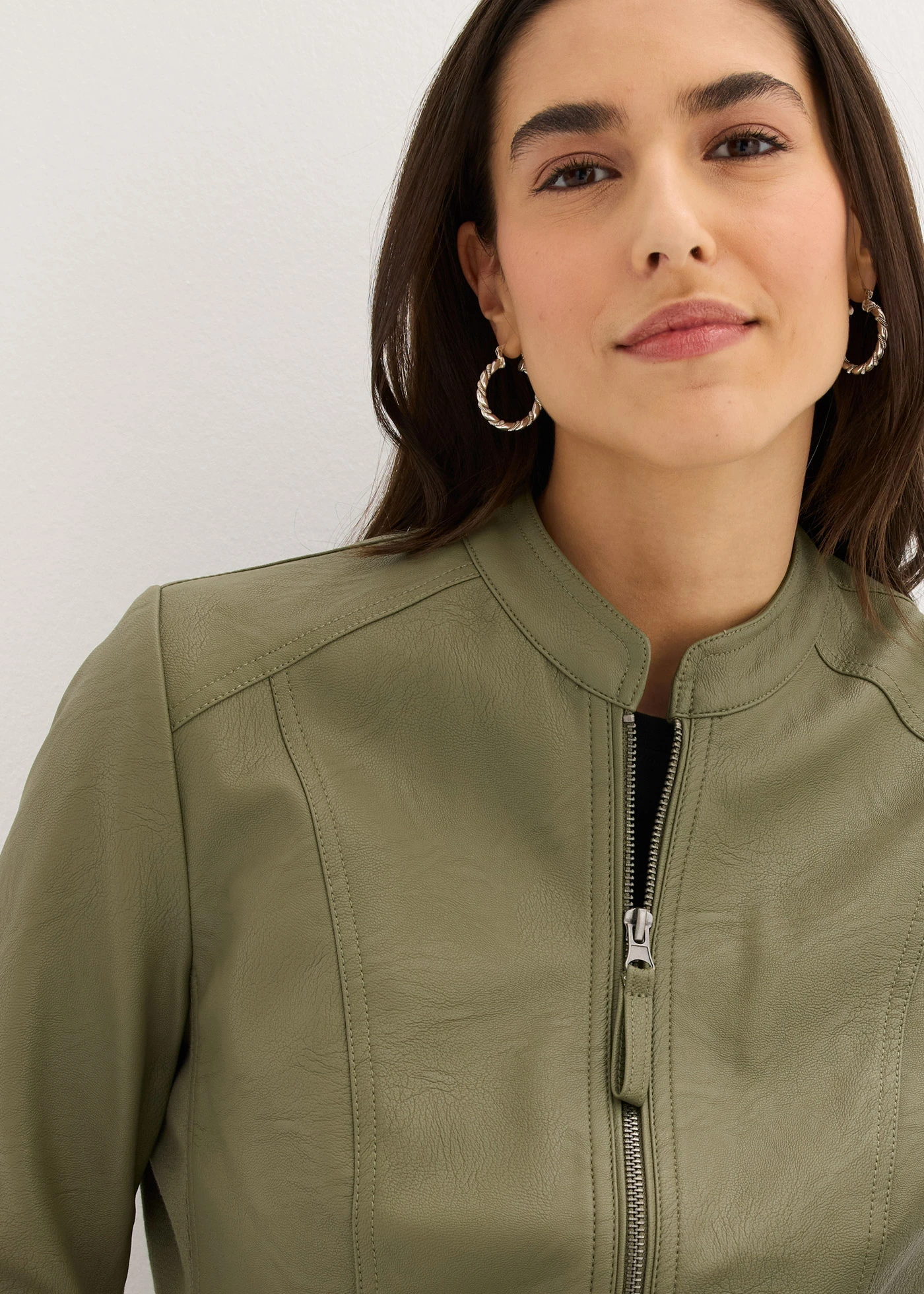 Veste enduite en viscose • olive • Boutique bonprix