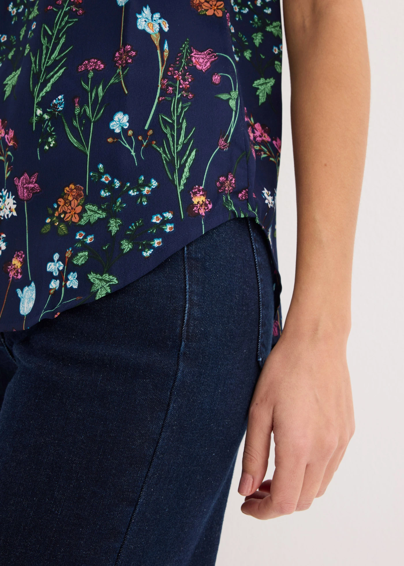 Blouseshirt • middernachtblauw gebloemd • bonprix online shop