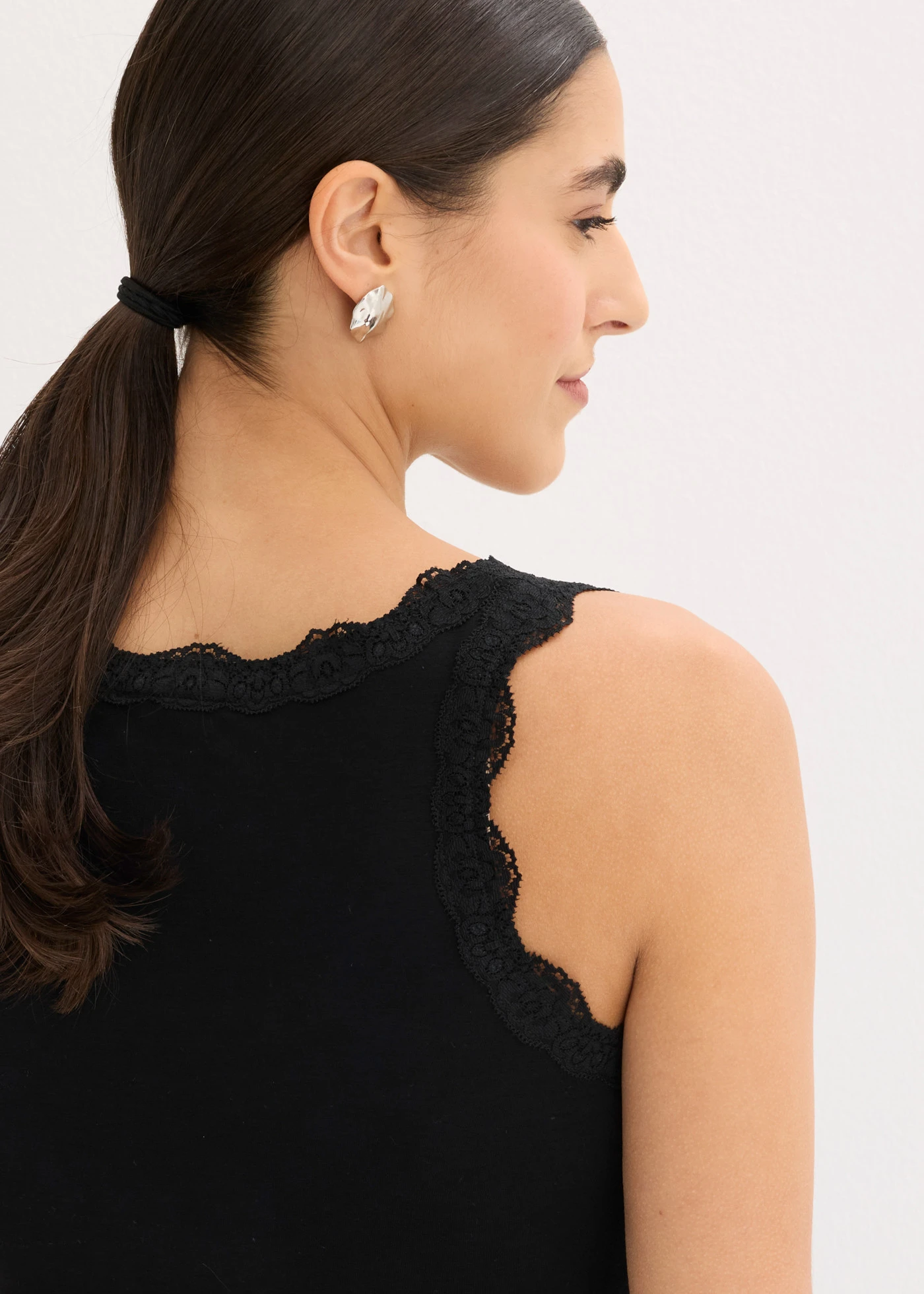 Lot de 2 tops doux en viscose extensible • noir-écru • Boutique bonprix