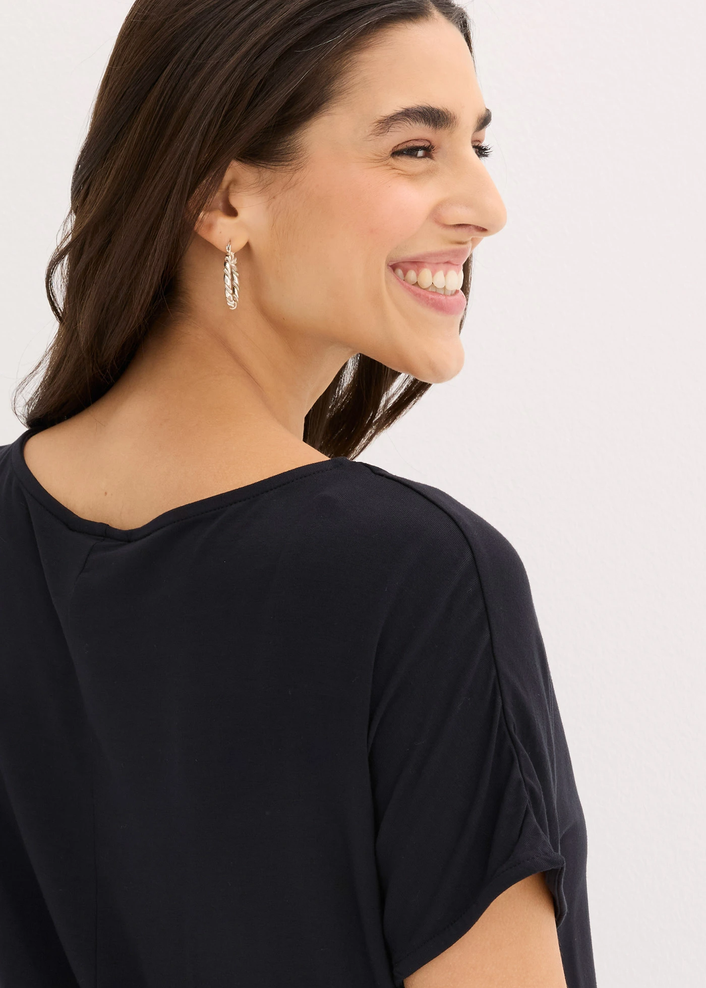 T-shirt doux en viscose extensible • noir • Boutique bonprix