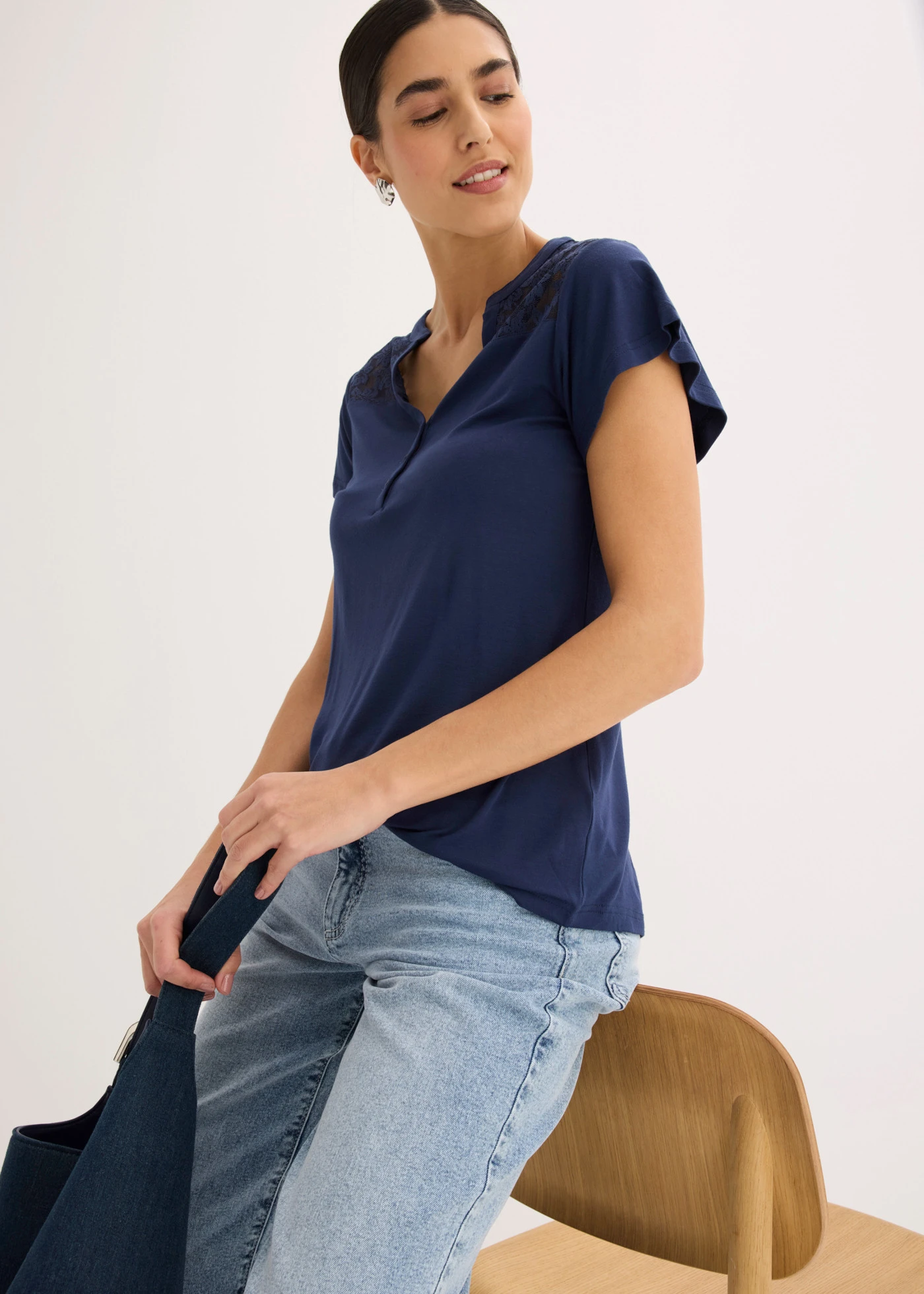 Bluză henley din amestec cu viscoză • bleumarin • magazin bonprix