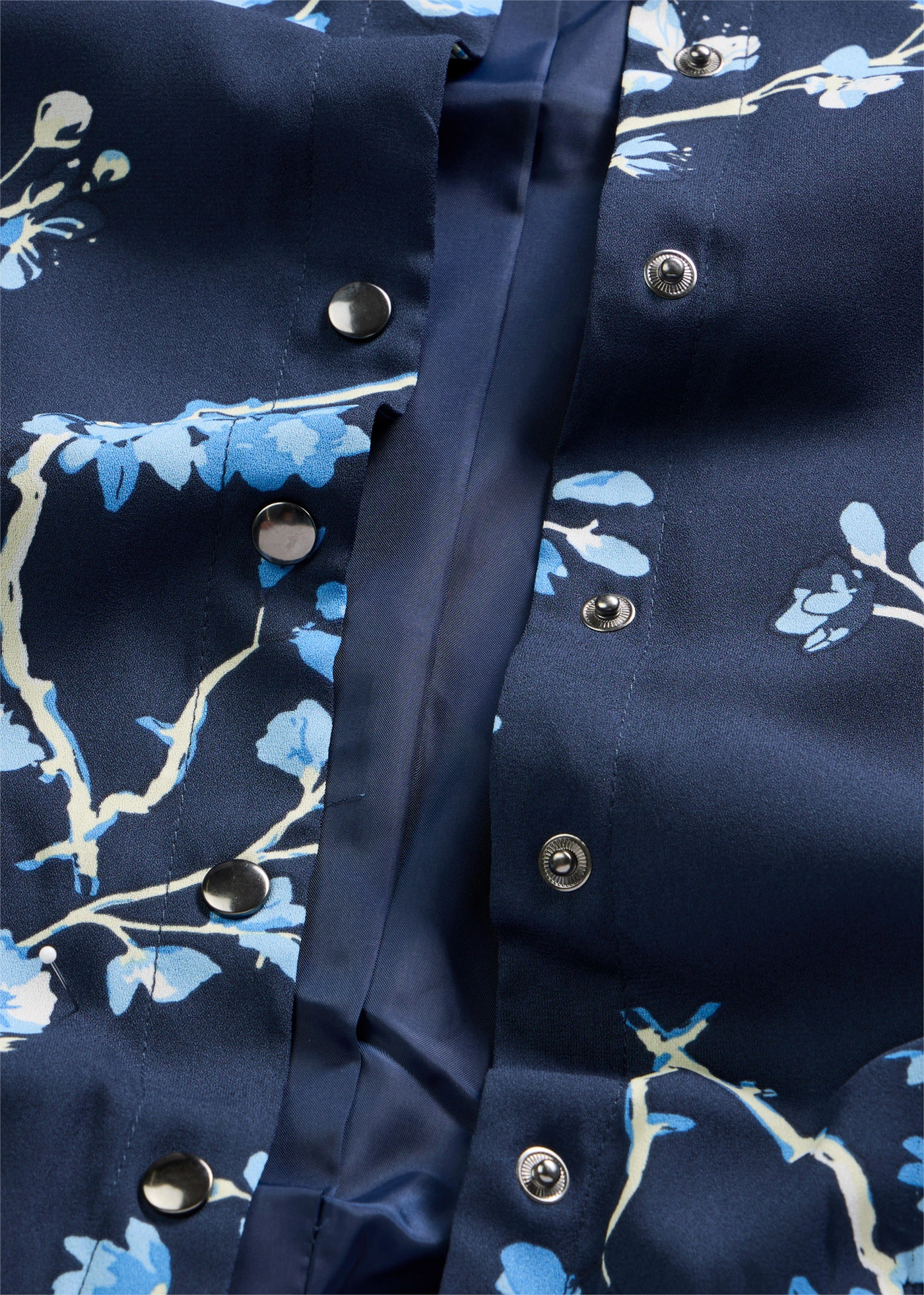 Sacou scurt • bleumarin/bleu cu flori • magazin bonprix