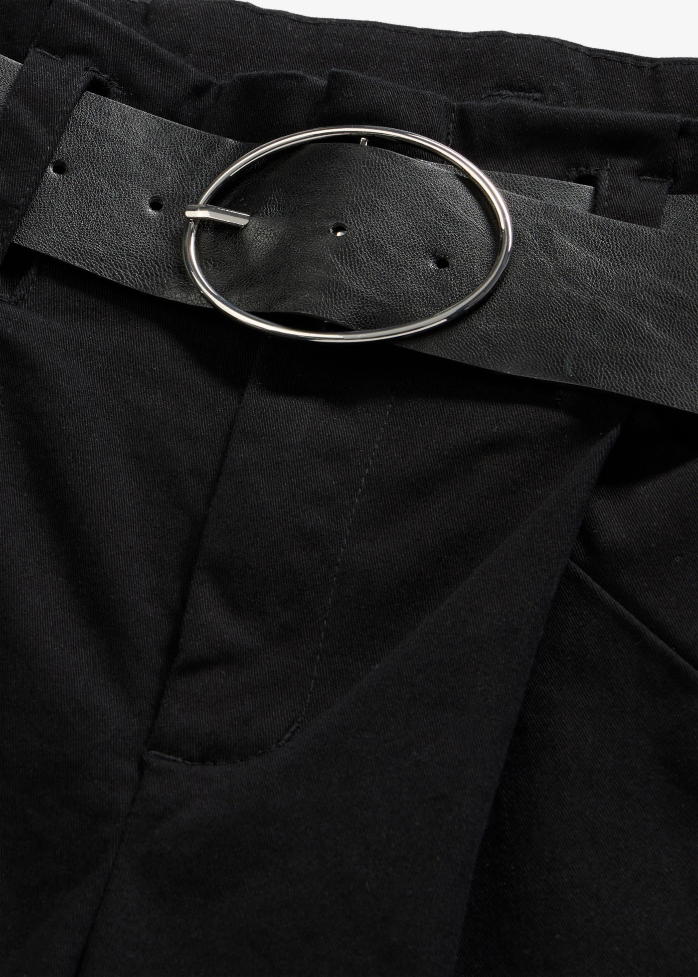 Bavlněné kalhoty se sklady u pasu • černá • bonprix obchod