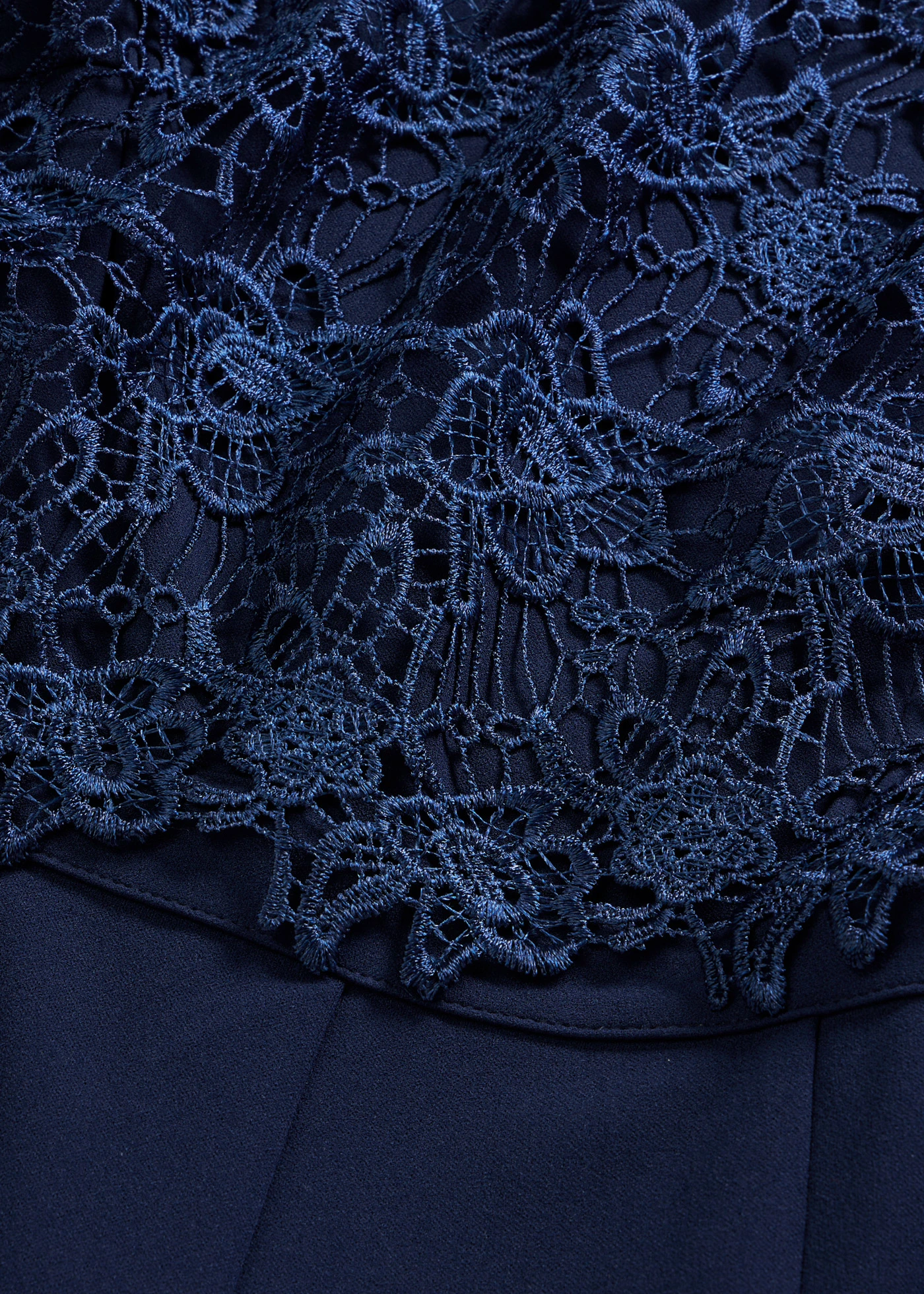 Combinaison douce en matière néoprène avec dentelle • bleu foncé • Boutique bonprix