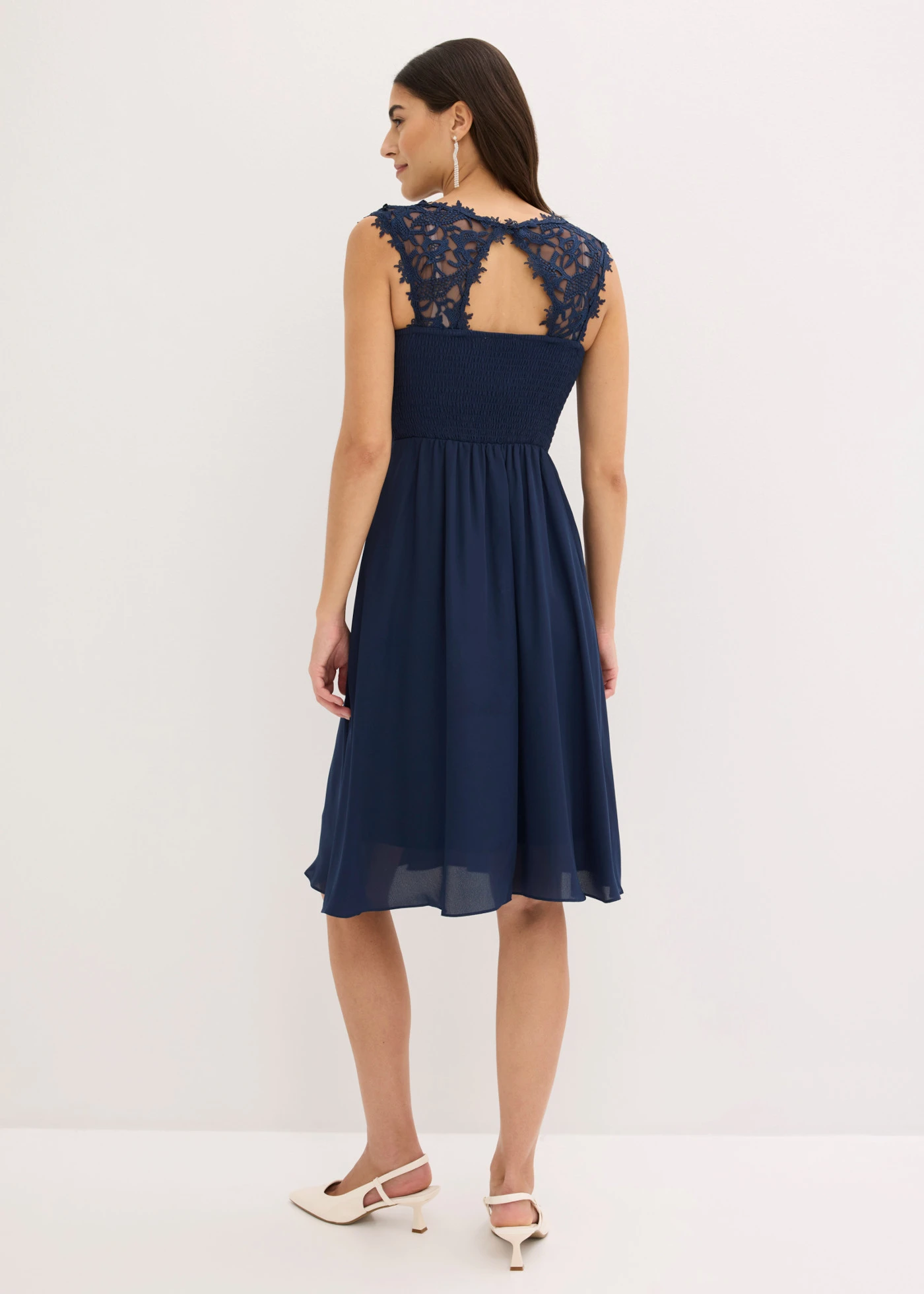 Sukienka  koronką • granatowy • sklep bonprix