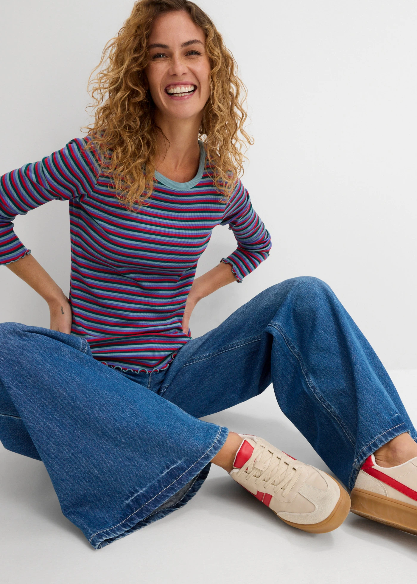 T-shirt rayé en coton côtelé • pétrole/bleu minéral/bleu mauve/rouge tomate rayé • Boutique bonprix