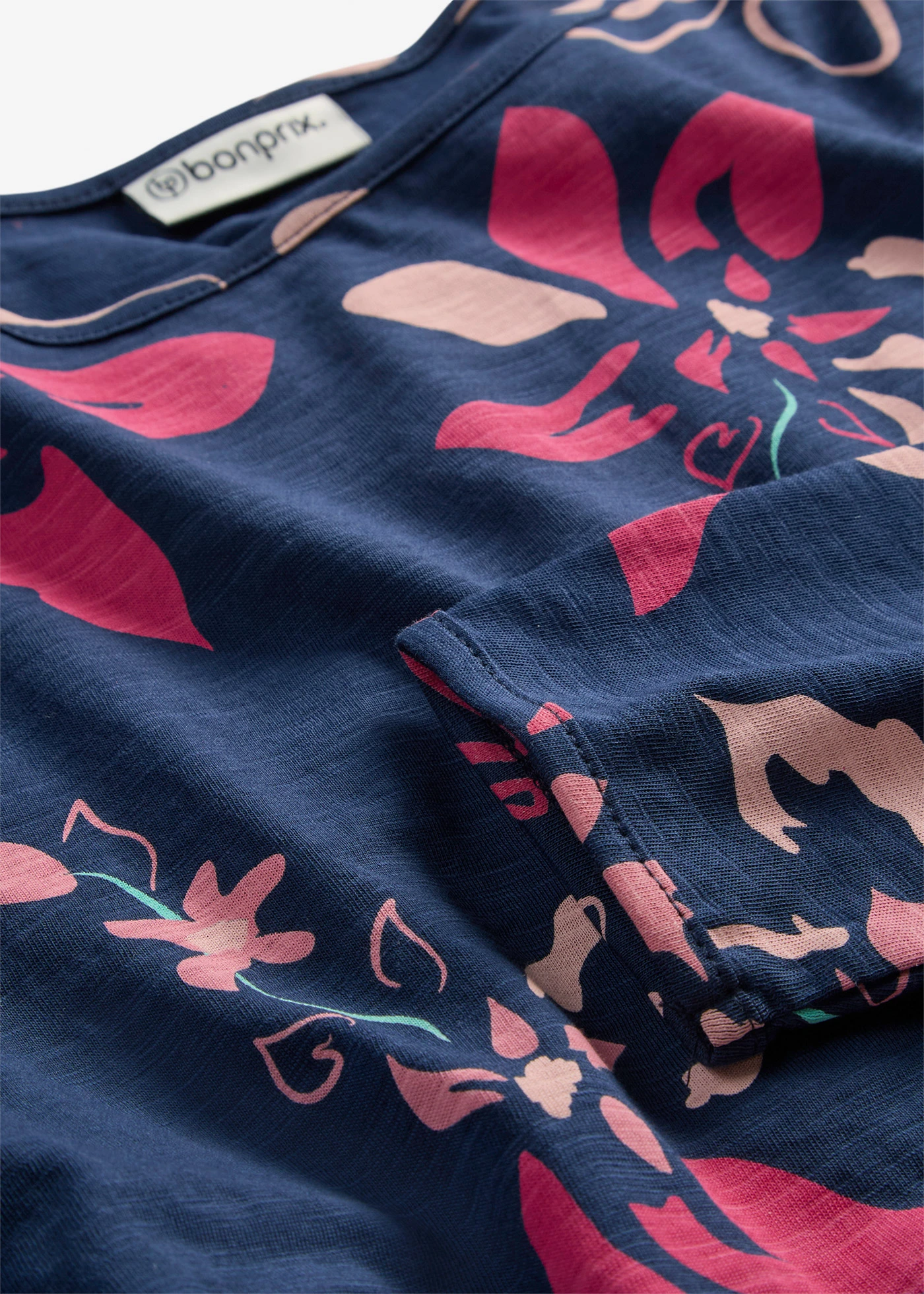T-shirt manches longues à imprimé floral • bleu foncé à fleurs • Boutique bonprix