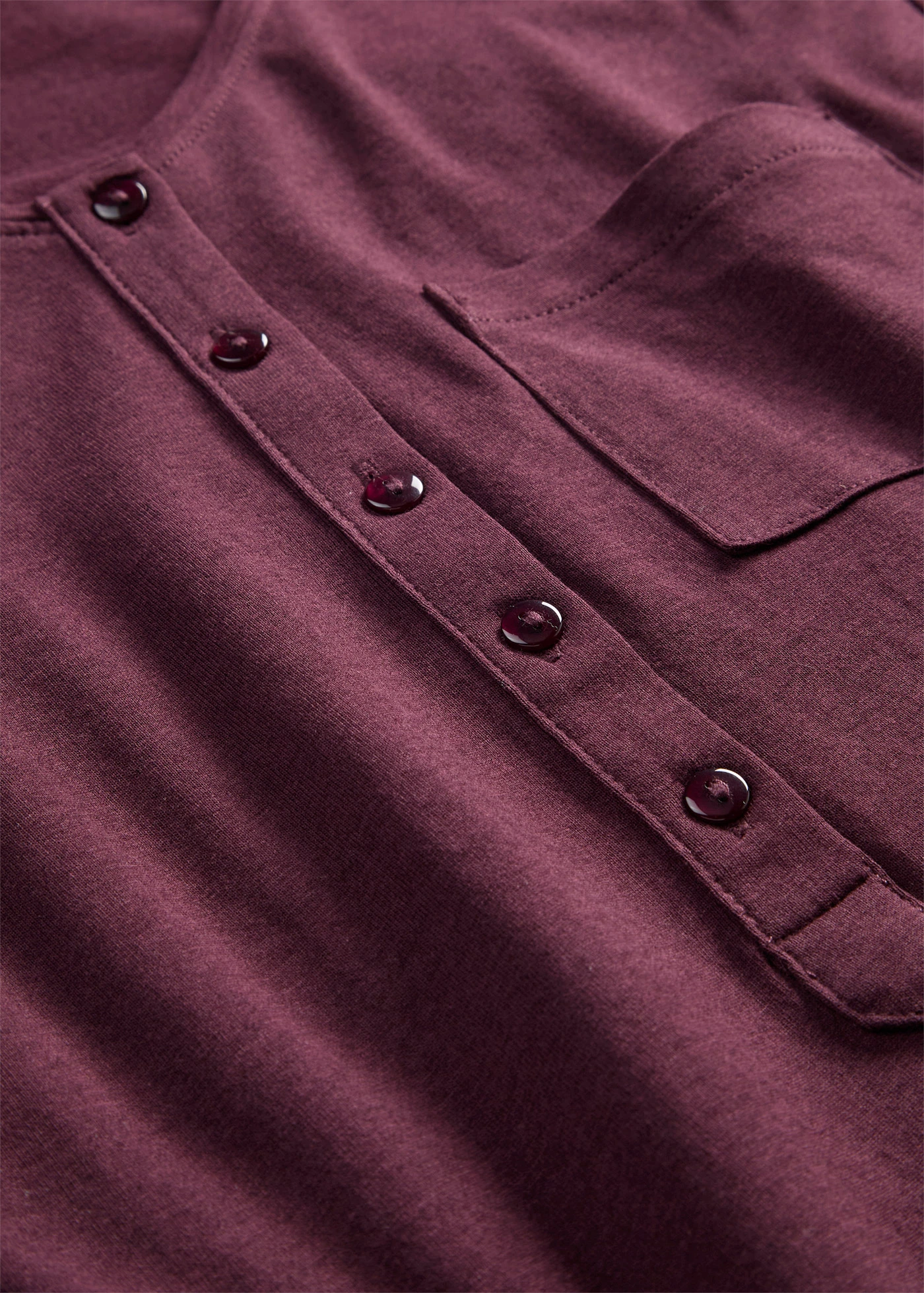 T-shirt à encolure boutonnée • bordeaux • Boutique bonprix