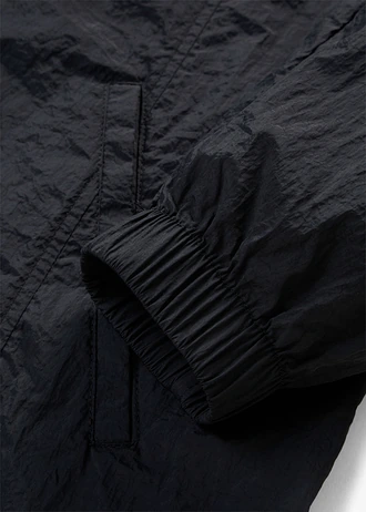 Geacă foarte subțire, cu glugă pentru anotimpuri de tranziție • negru • magazin bonprix