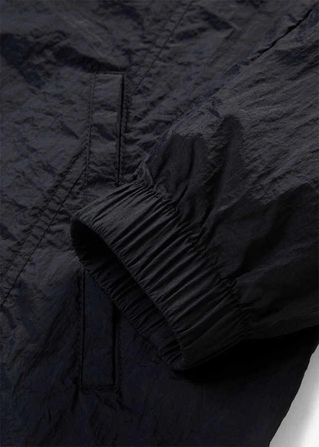 Zeer lichte tussenjas • zwart • product-page.page-title-suffix