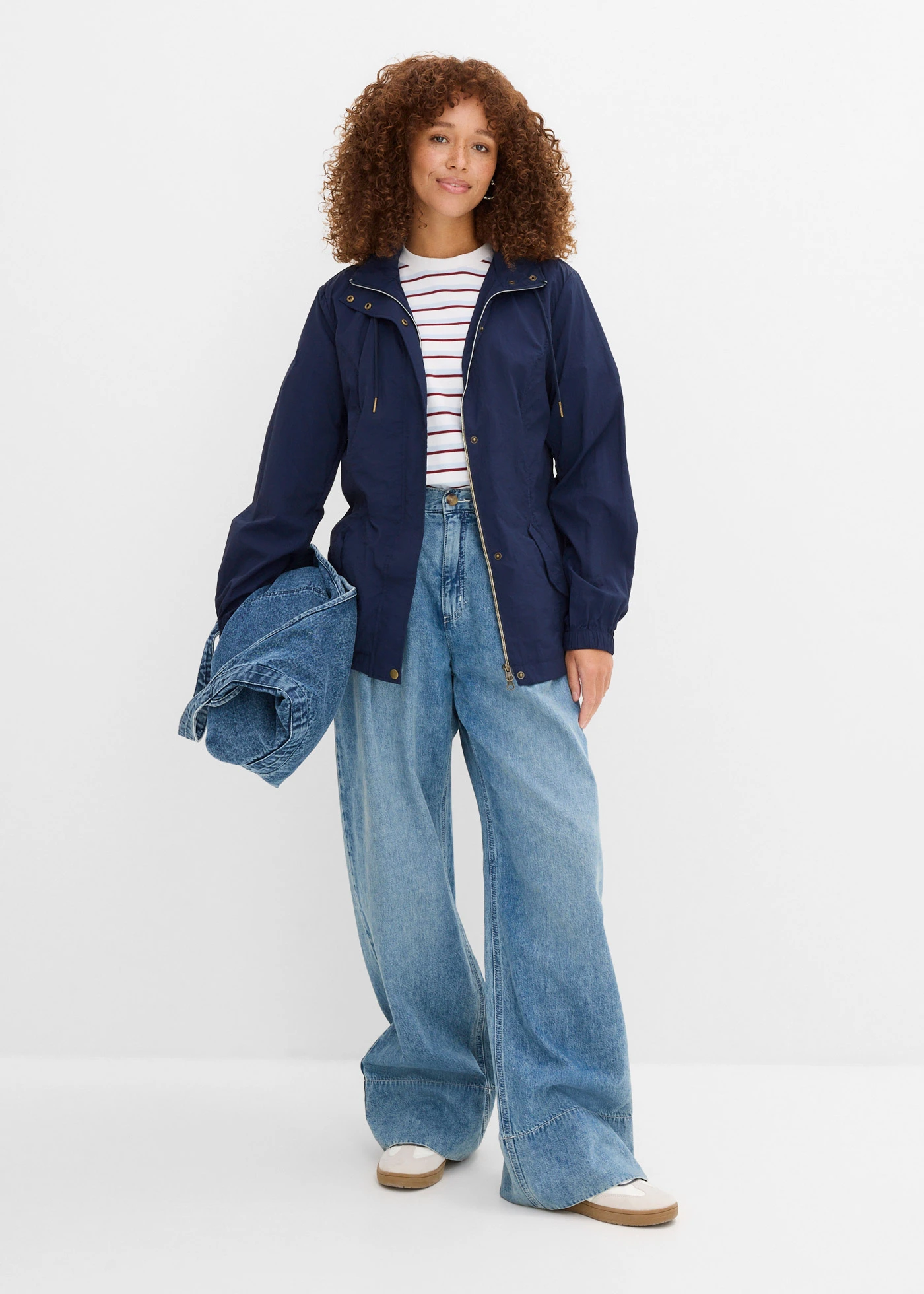 Zeer lichte tussenjas • donkerblauw • bonprix online shop