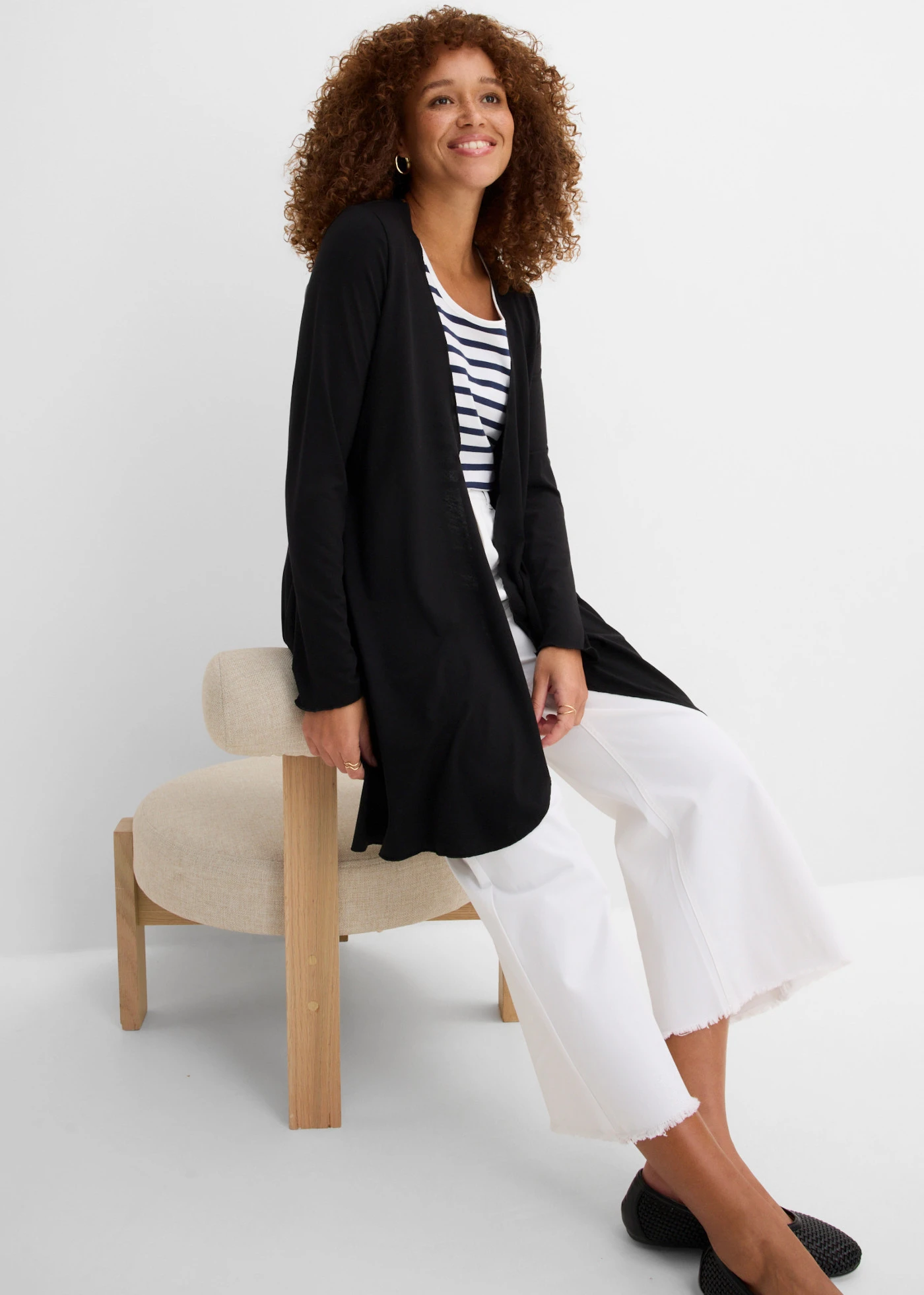 Jachetă tricot din material moale cu viscoză • negru • magazin bonprix