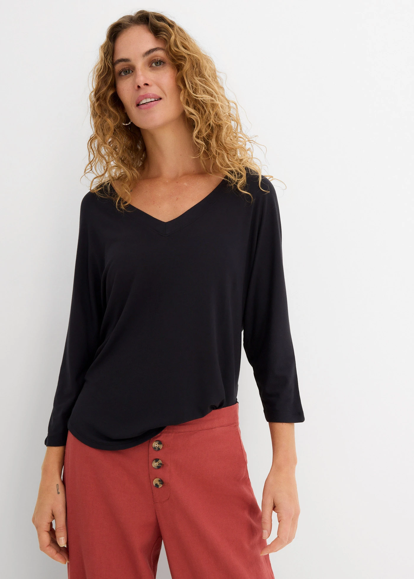 Shirt in een mix van viscose en elastan • zwart • bonprix online shop