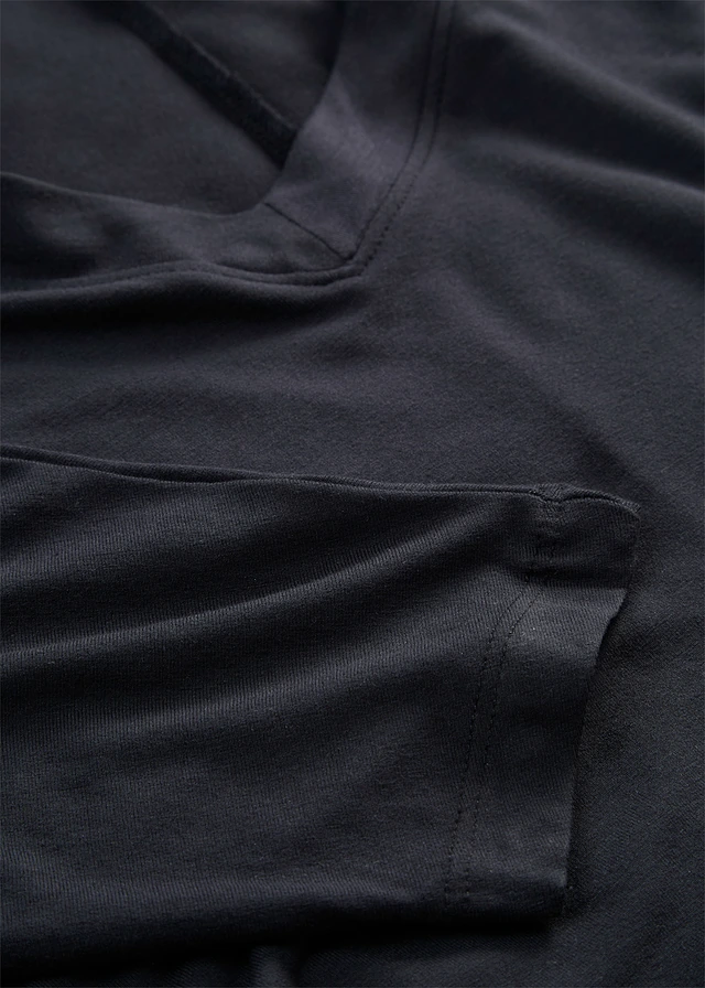 Shirt in een mix van viscose en elastan • zwart • product-page.page-title-suffix