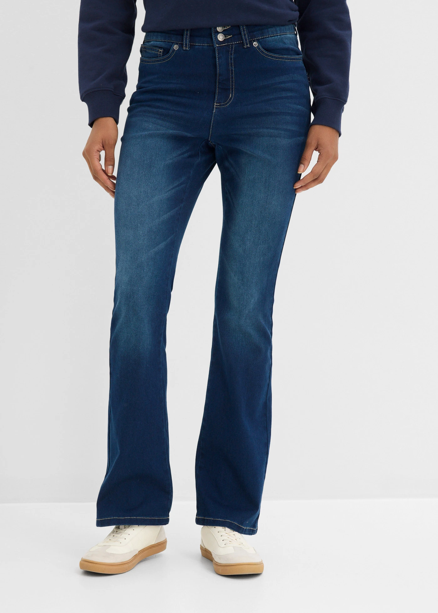 Modelujące dżinsy o kroju bootcut, mid waist • granatowy denim • sklep bonprix