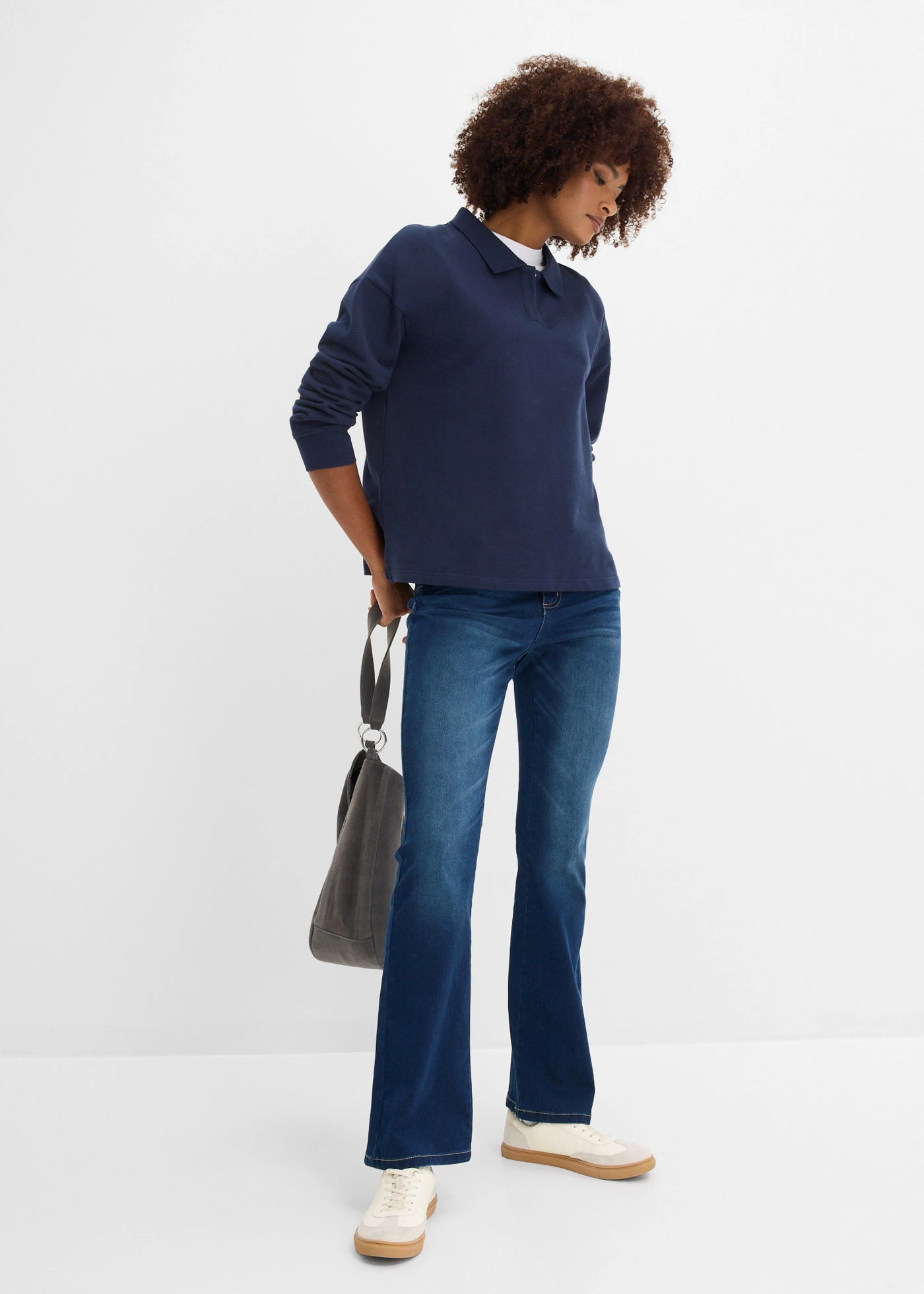 Bootcut farmer Mid Waist, alakformáló • sötétkék denim • bonprix áruház
