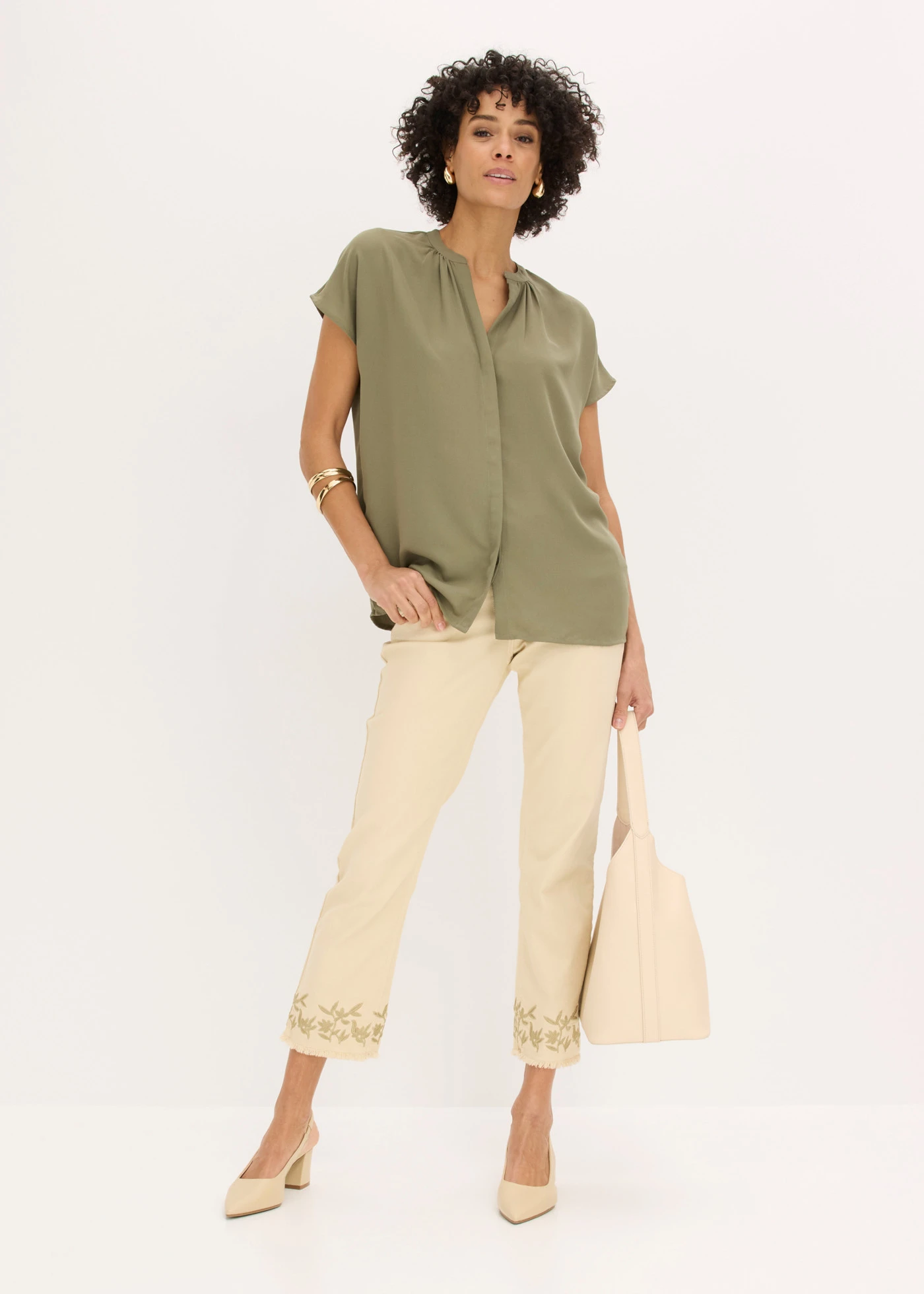 Halenka se skrytou knoflíkovou légou, krátký rukáv • olivová • bonprix obchod