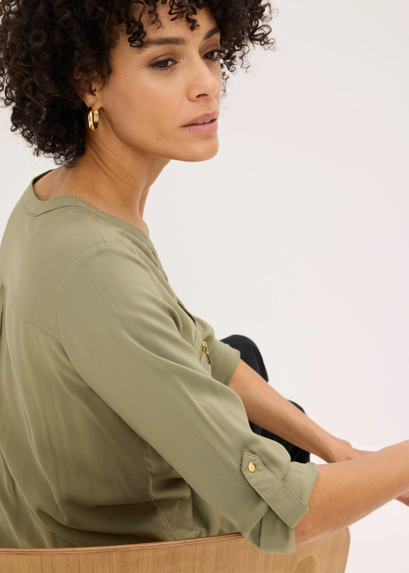 Blouse en viscose fluide • olive • Boutique bonprix