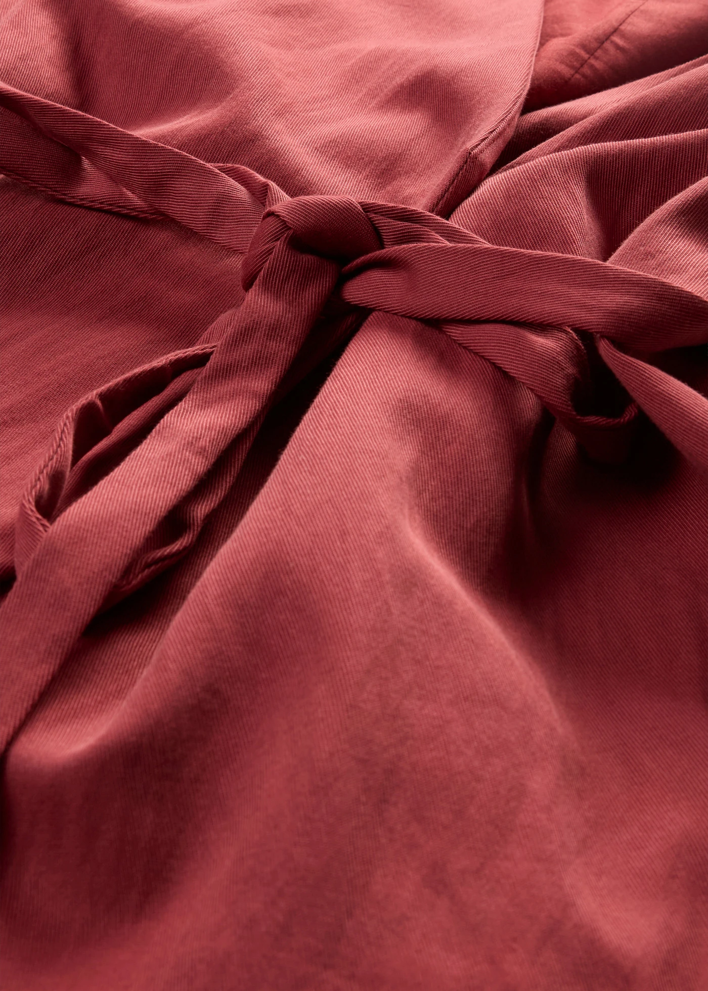 Gilet sans manches avec ceinture • rouge désert • Boutique bonprix