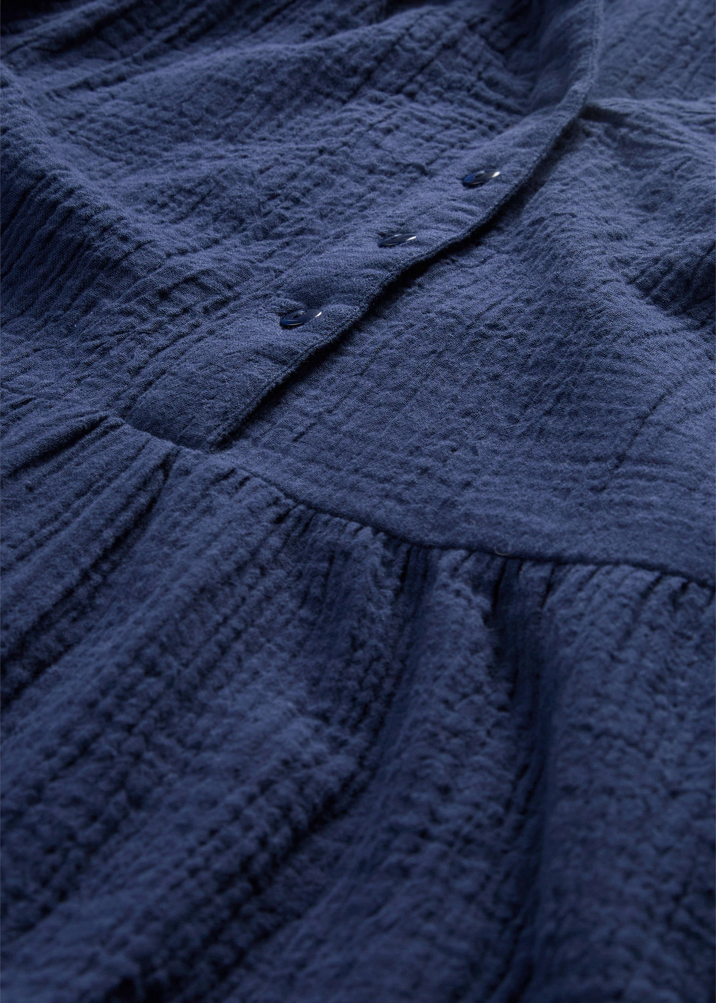 Rochie scurtă în trepte, din muselină • bleumarin • magazin bonprix