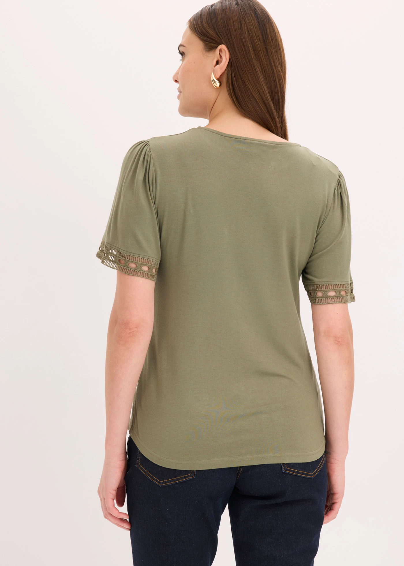 T-shirt tunique avec dentelle • olive • Boutique bonprix