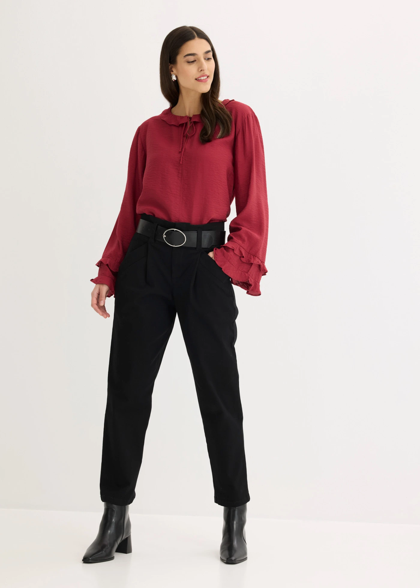 Pantalon à pinces en coton extensible • noir • Boutique bonprix