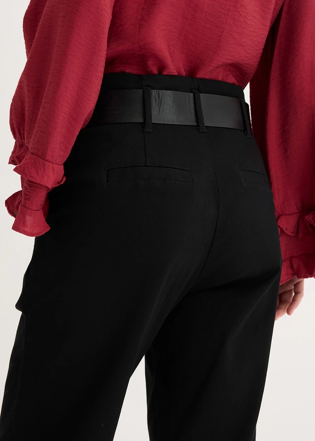 Pantalon à pinces en coton extensible • noir • product-page.page-title-suffix