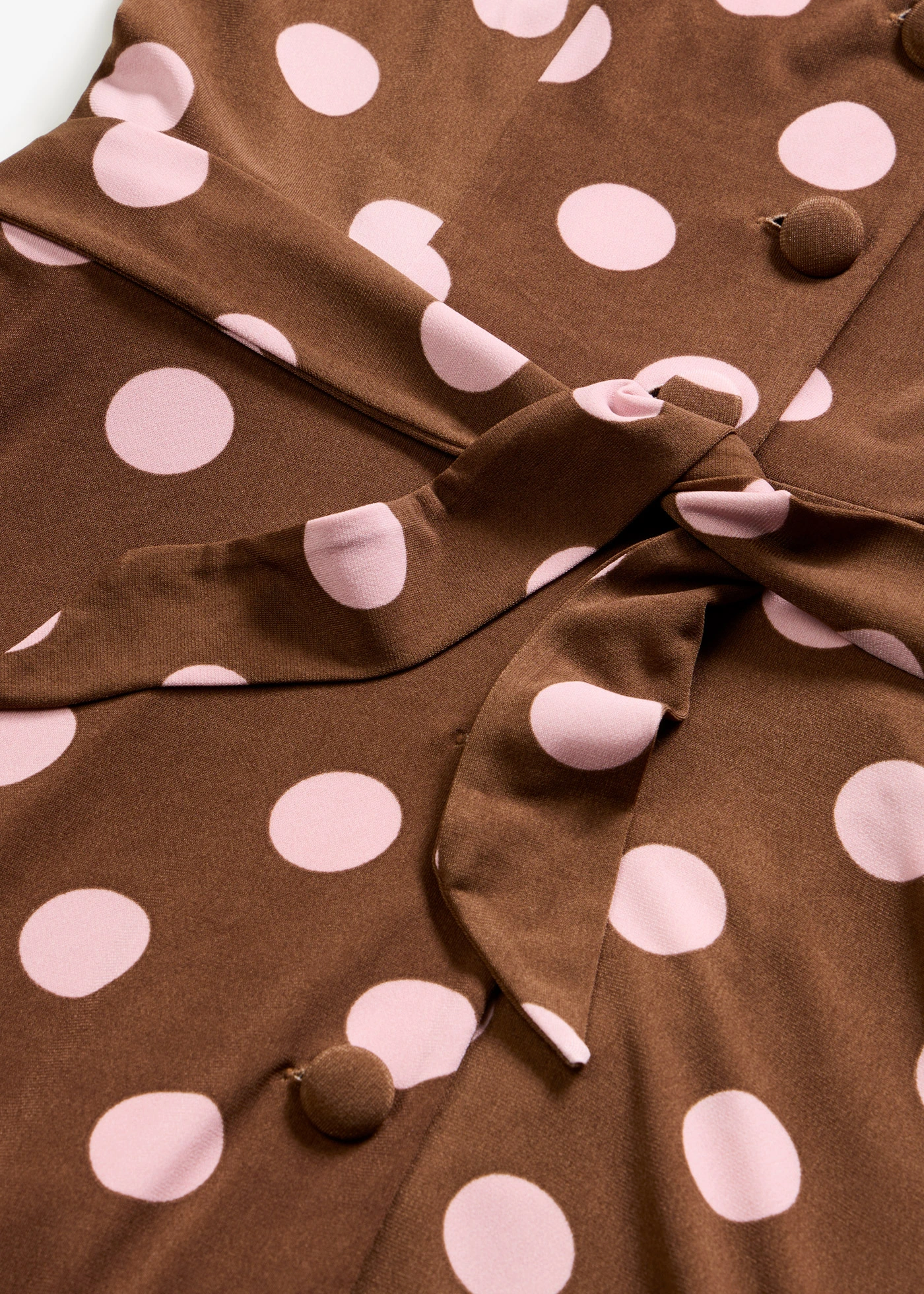 Rochie tip cămașă cu cordon (set/2 piese) • maro/roz cenuşiu punctat • magazin bonprix