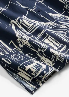 Robe-chemise en popeline de coton • bleu foncé/écru graphique • Boutique bonprix